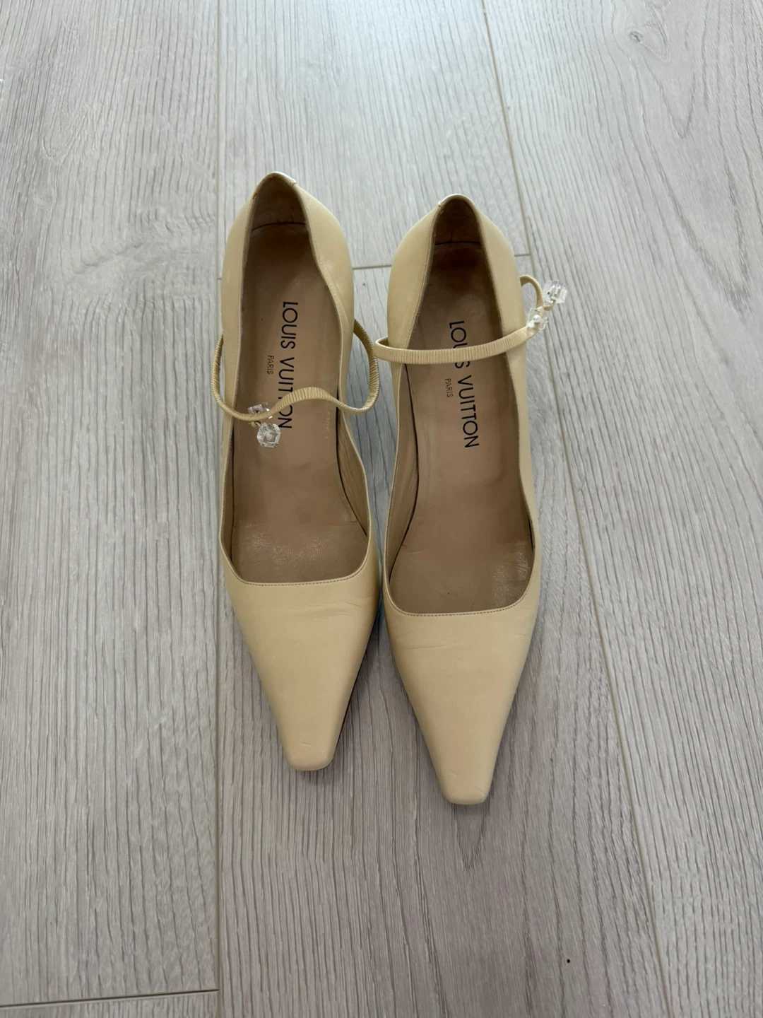 Louis Vuitton Cream Leather Pumps Heels Size 39 - photo 2