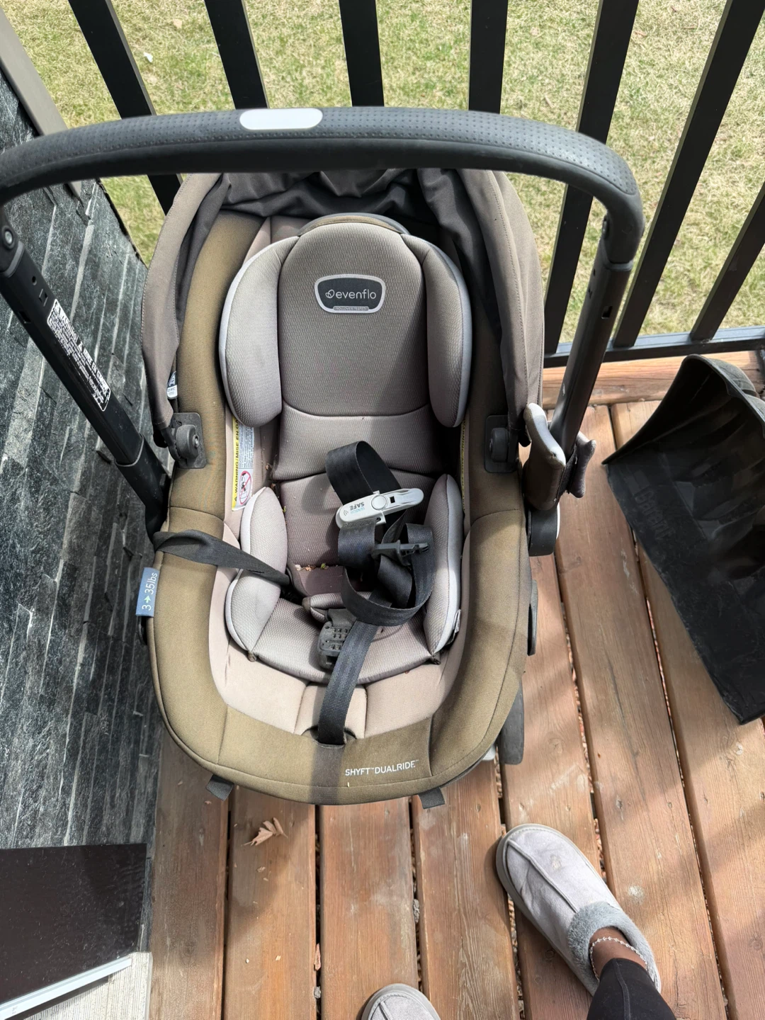Evenflo Shyft Dual Ride Travel System - photo 3