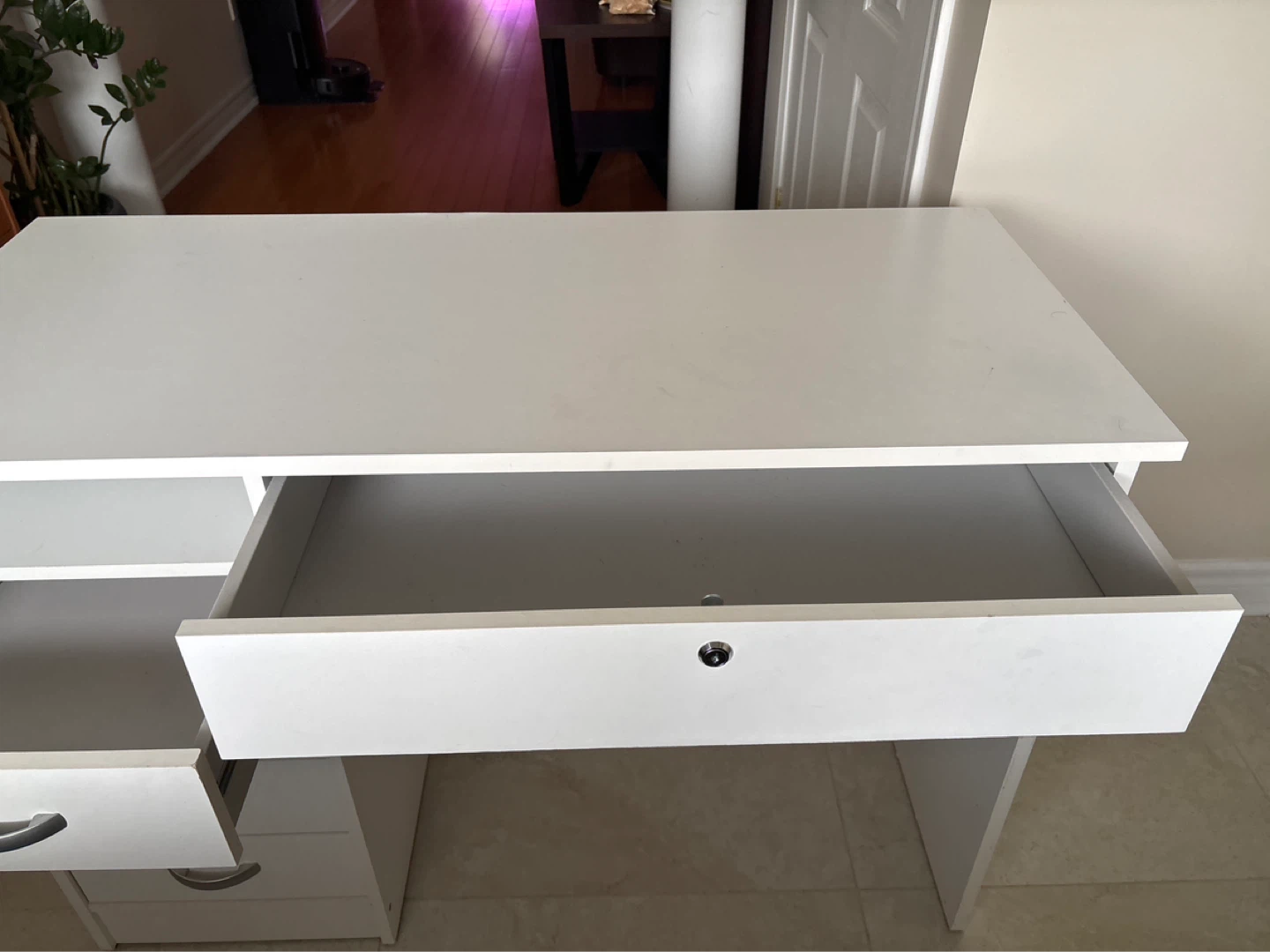 White Desk with Drawers - photo 3