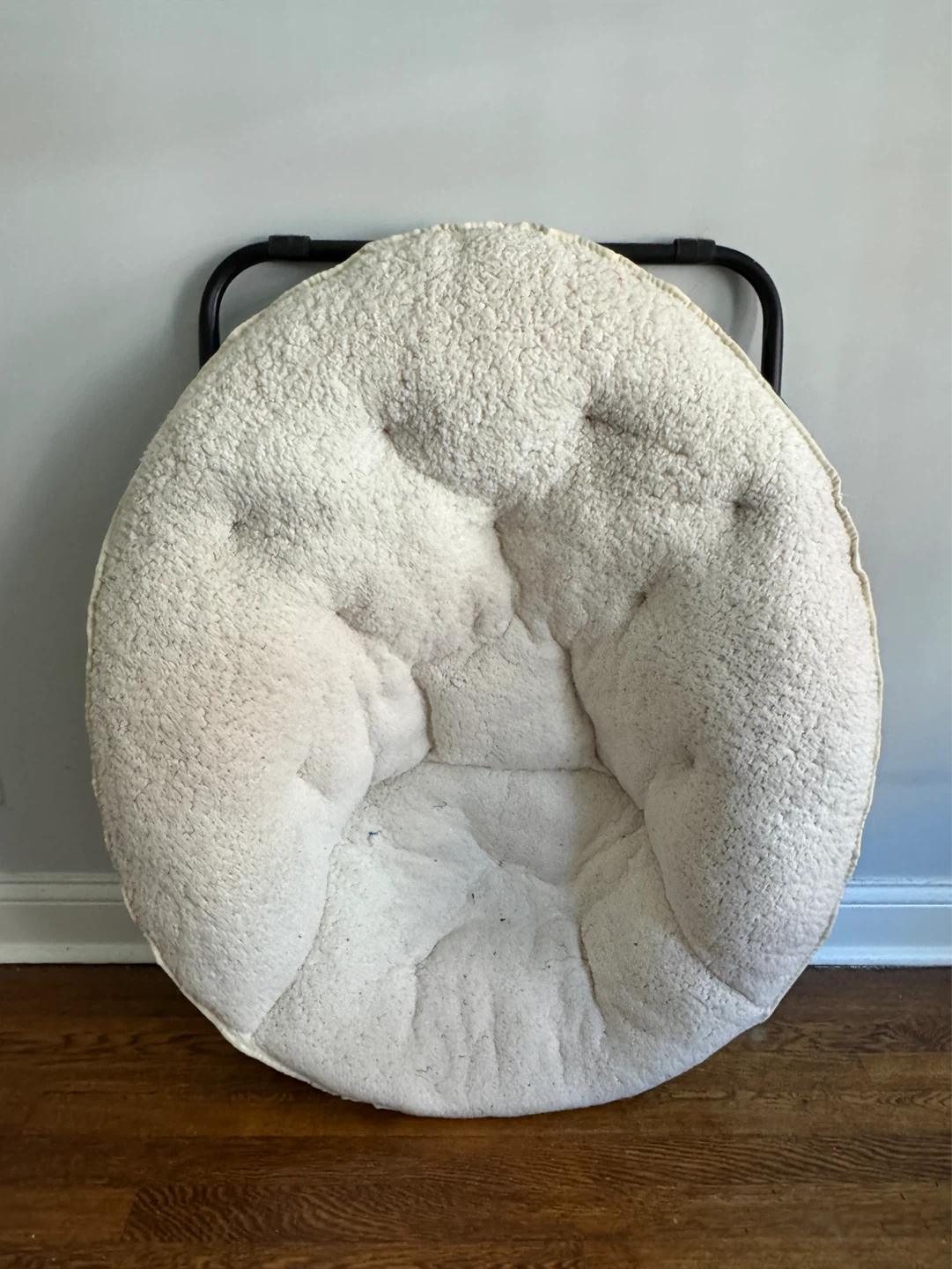 White/Cream Sherpa Foldable Circle Chair - photo 2