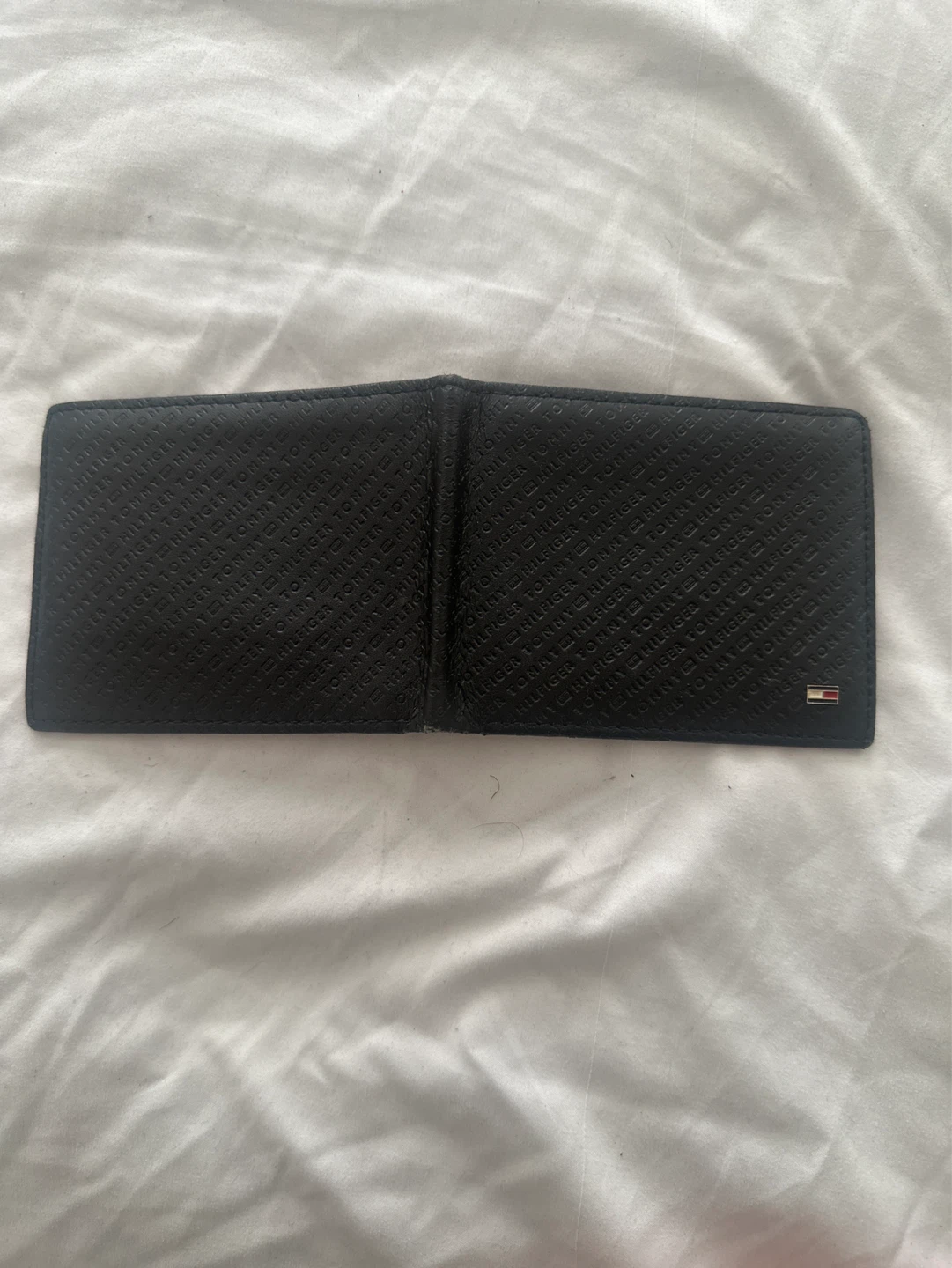 Tommy Hilfiger Men's Bifold Wallet - photo 2