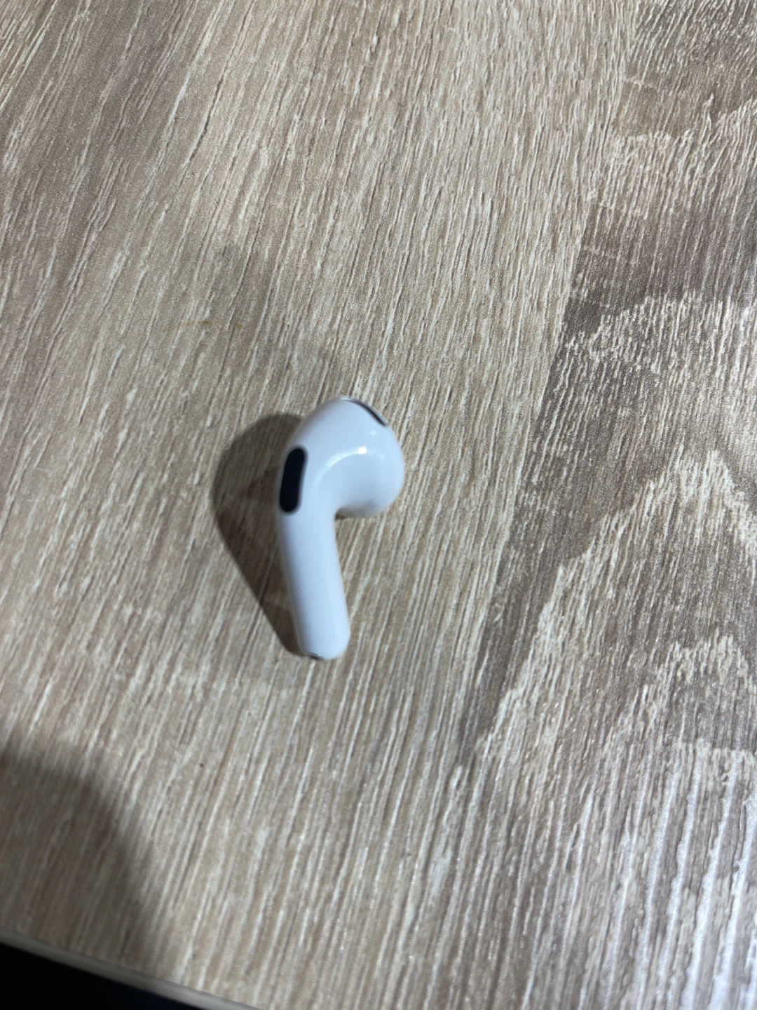 Apple AirPods Pro (Left Earbud) - photo 2