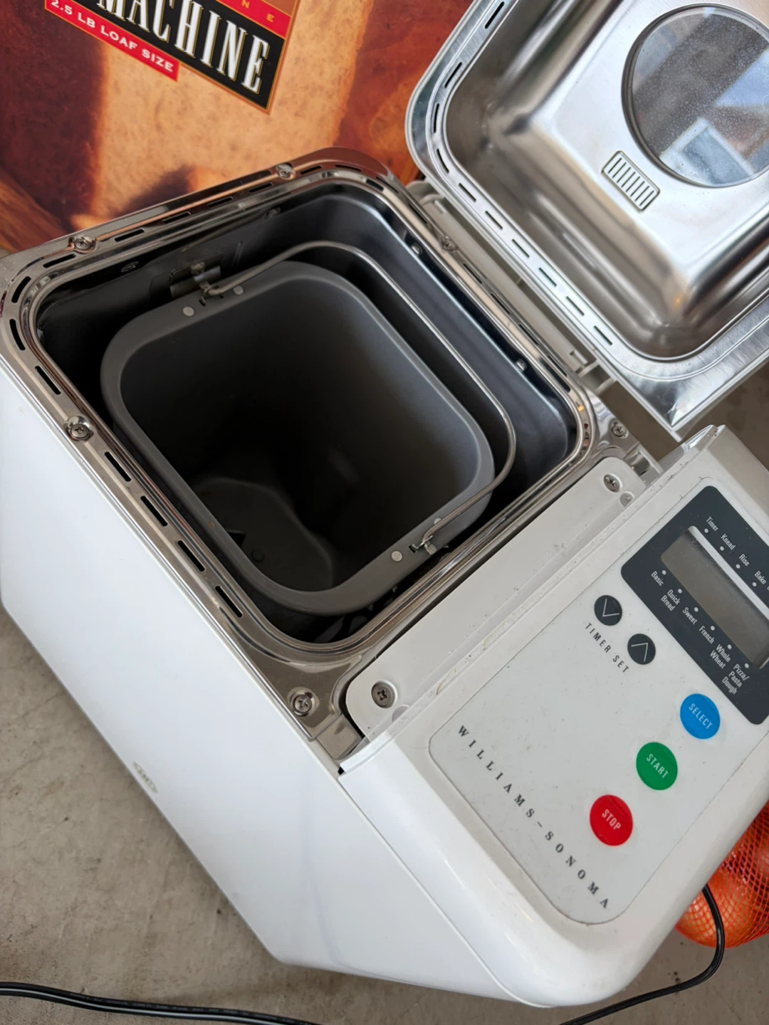 Williams Sonoma 2.5 LB Bread Machine - photo 2