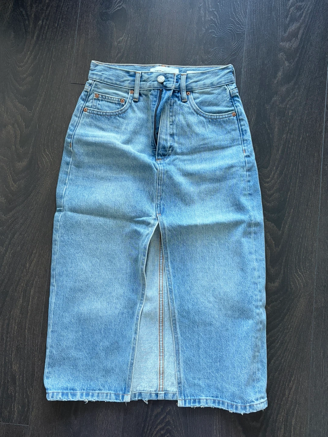 Aritzia Denim Forum Wash Denim Midi Skirt 23