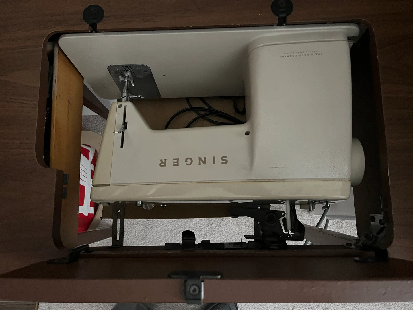 Singer Stylist 14 Sewing Machine with Cabinet - photo 4