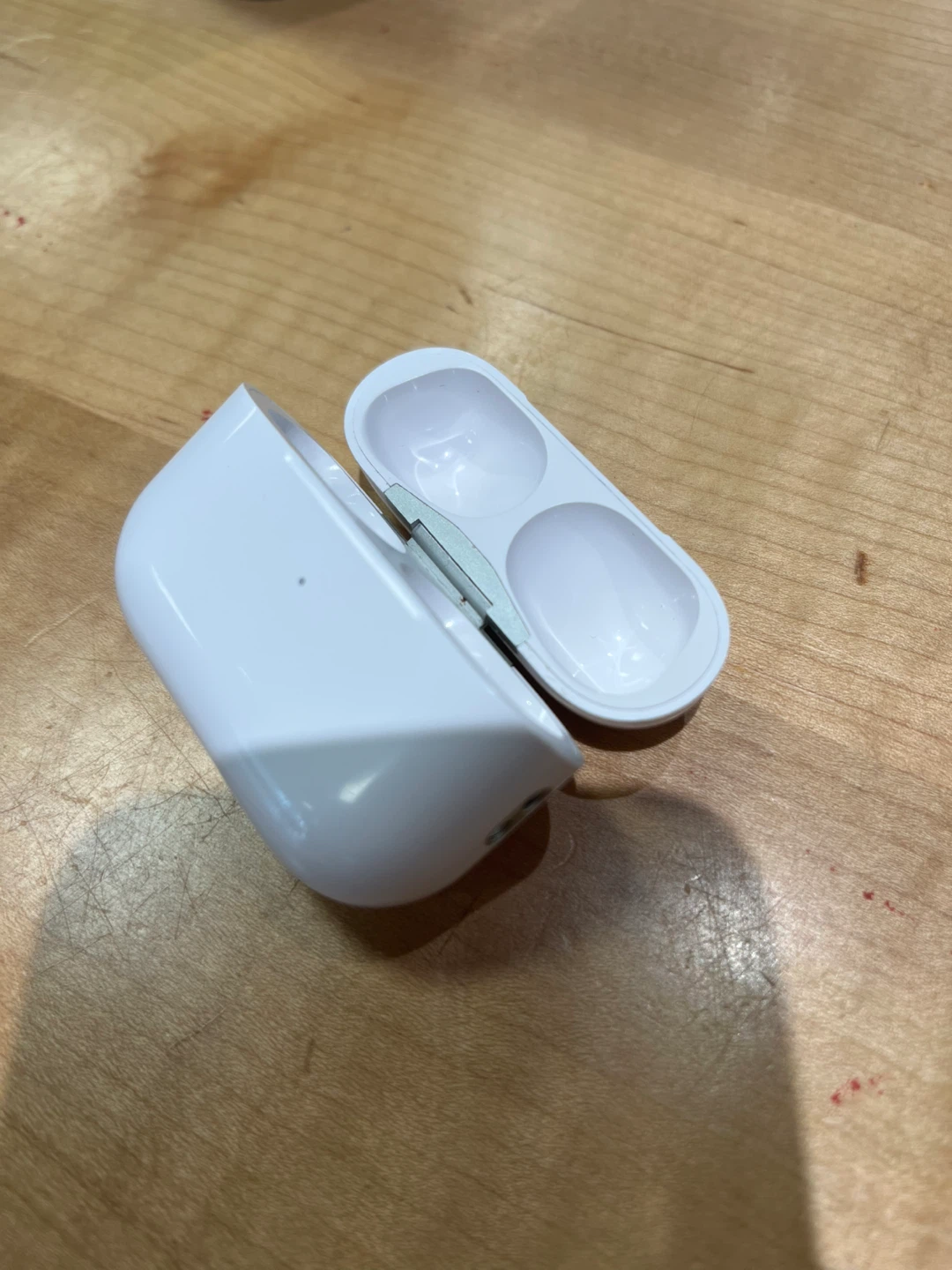 Apple AirPods Pro (2nd Gen) with Charging Case - photo 2