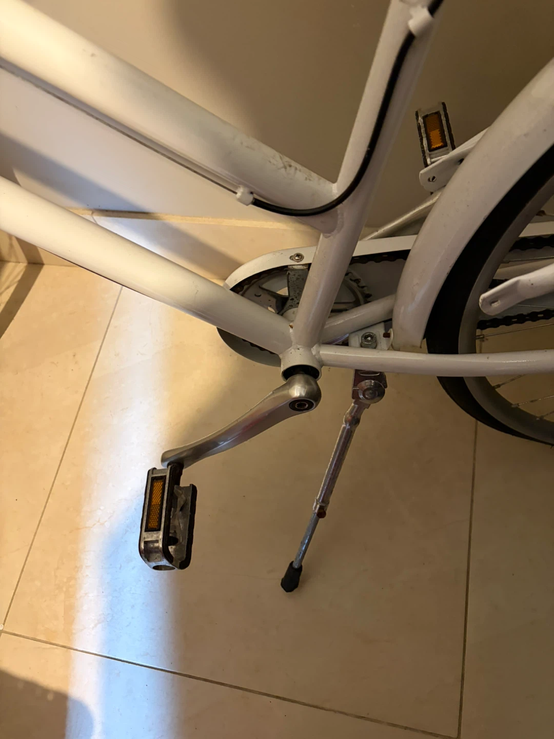 White Cruiser Bicycle - photo 5
