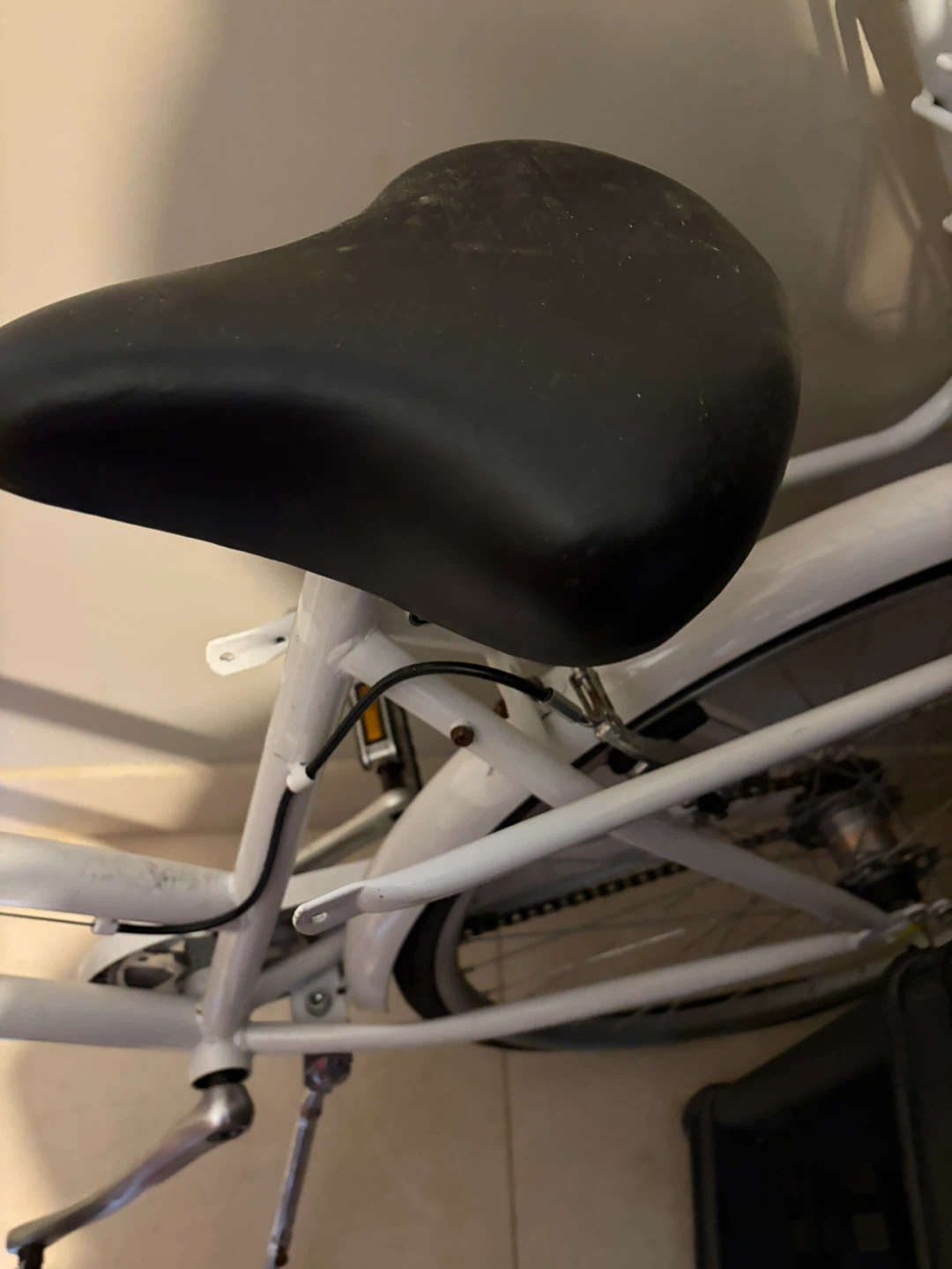 White Cruiser Bicycle - photo 3