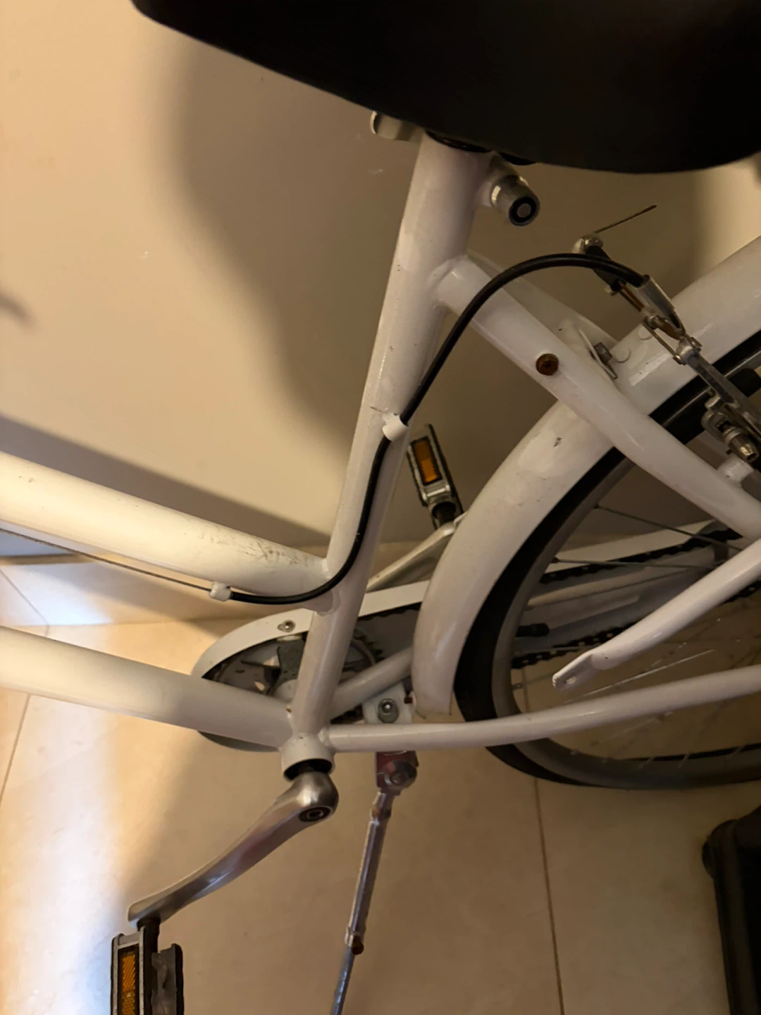 White Cruiser Bicycle - photo 4