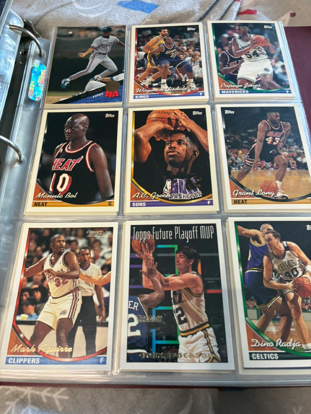 Lot of 2000s NBA, NFL, and MLB Trading Cards - photo 4