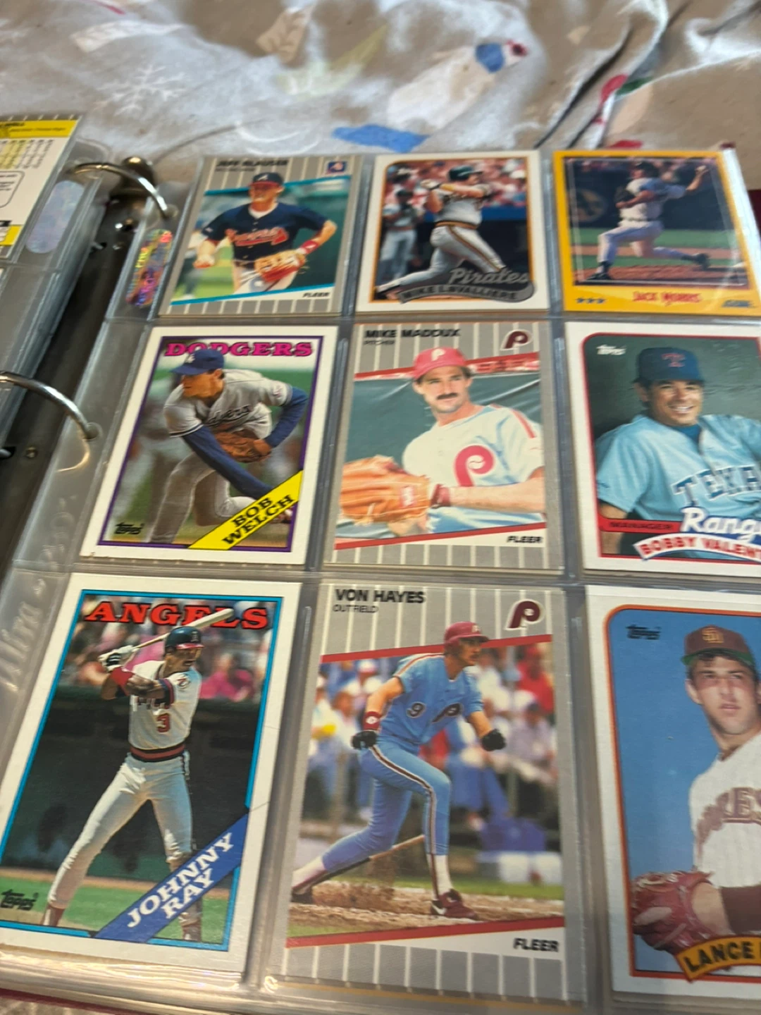 Lot of 2000s NBA, NFL, and MLB Trading Cards - photo 5