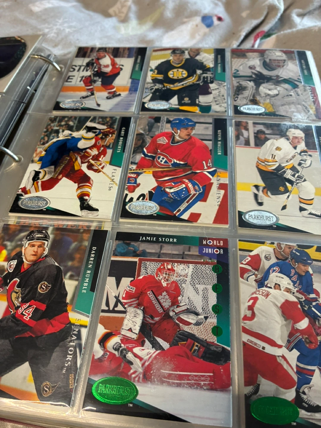 Lot of 2000s NBA, NFL, and MLB Trading Cards - photo 2