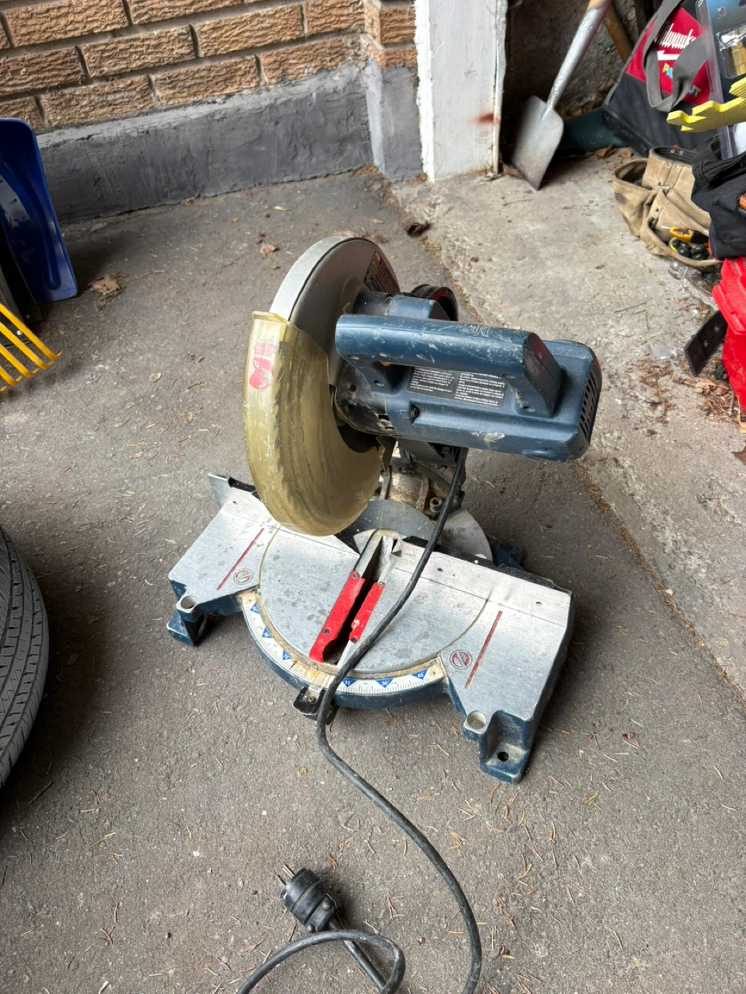 Ryobi TS1340 Compound Miter Saw