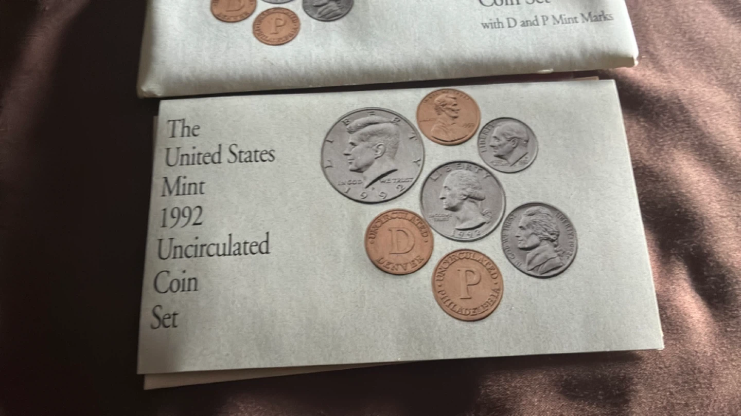 1992 United States Mint Uncirculated Coin Set - photo 2