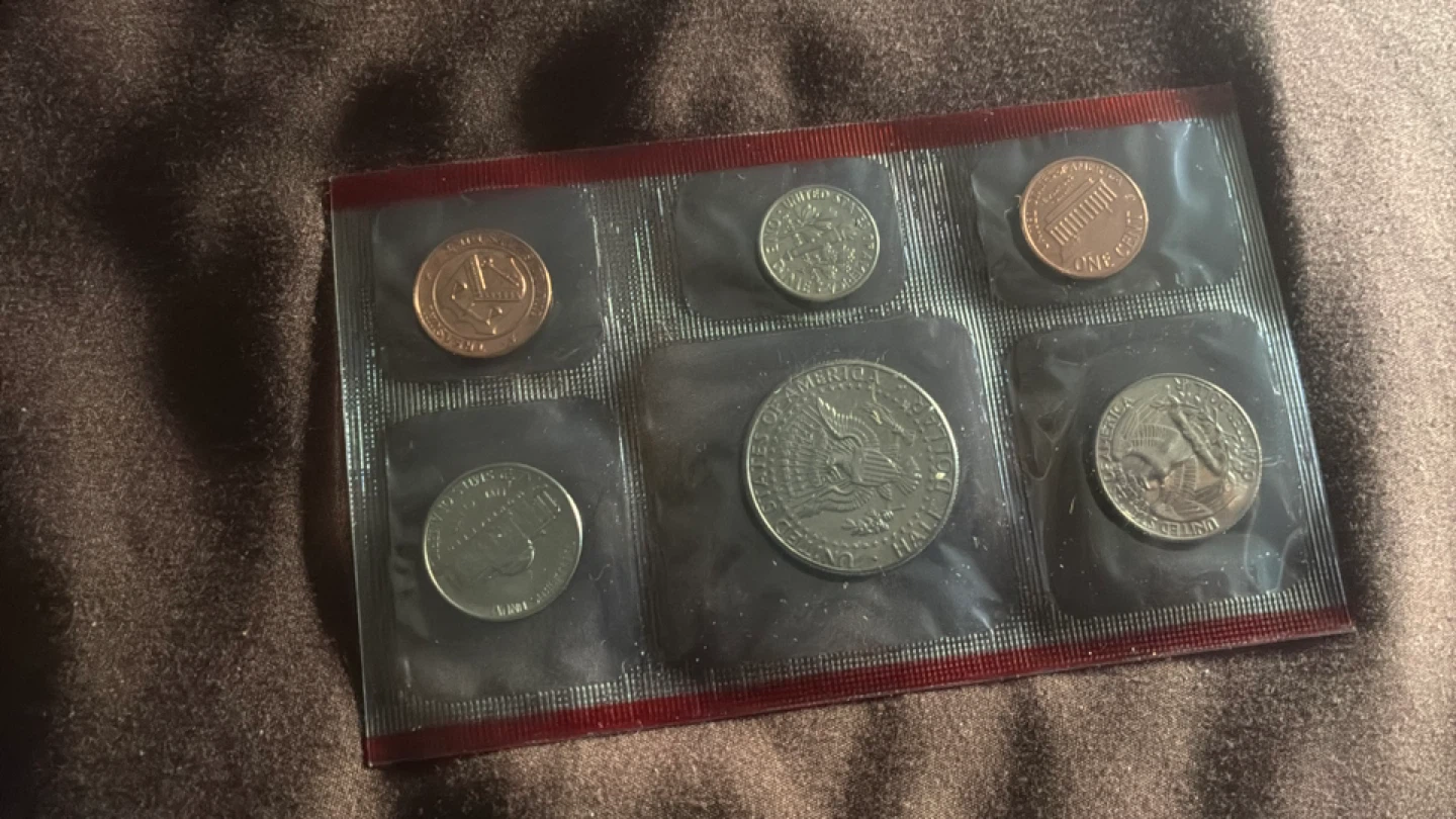 1992 United States Mint Uncirculated Coin Set - photo 5