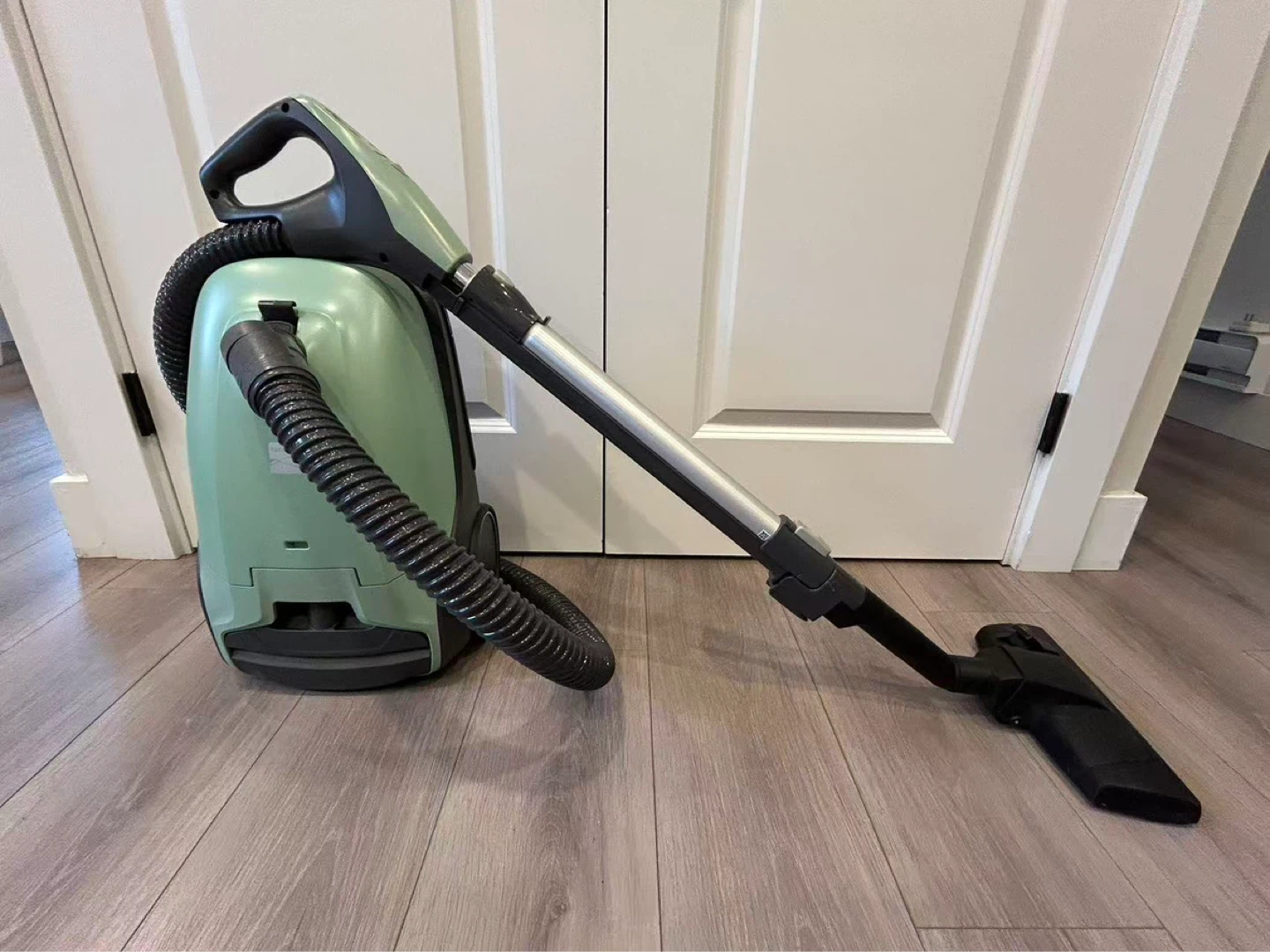 Kenmore Bag Can Vacuum Cleaner - photo 2
