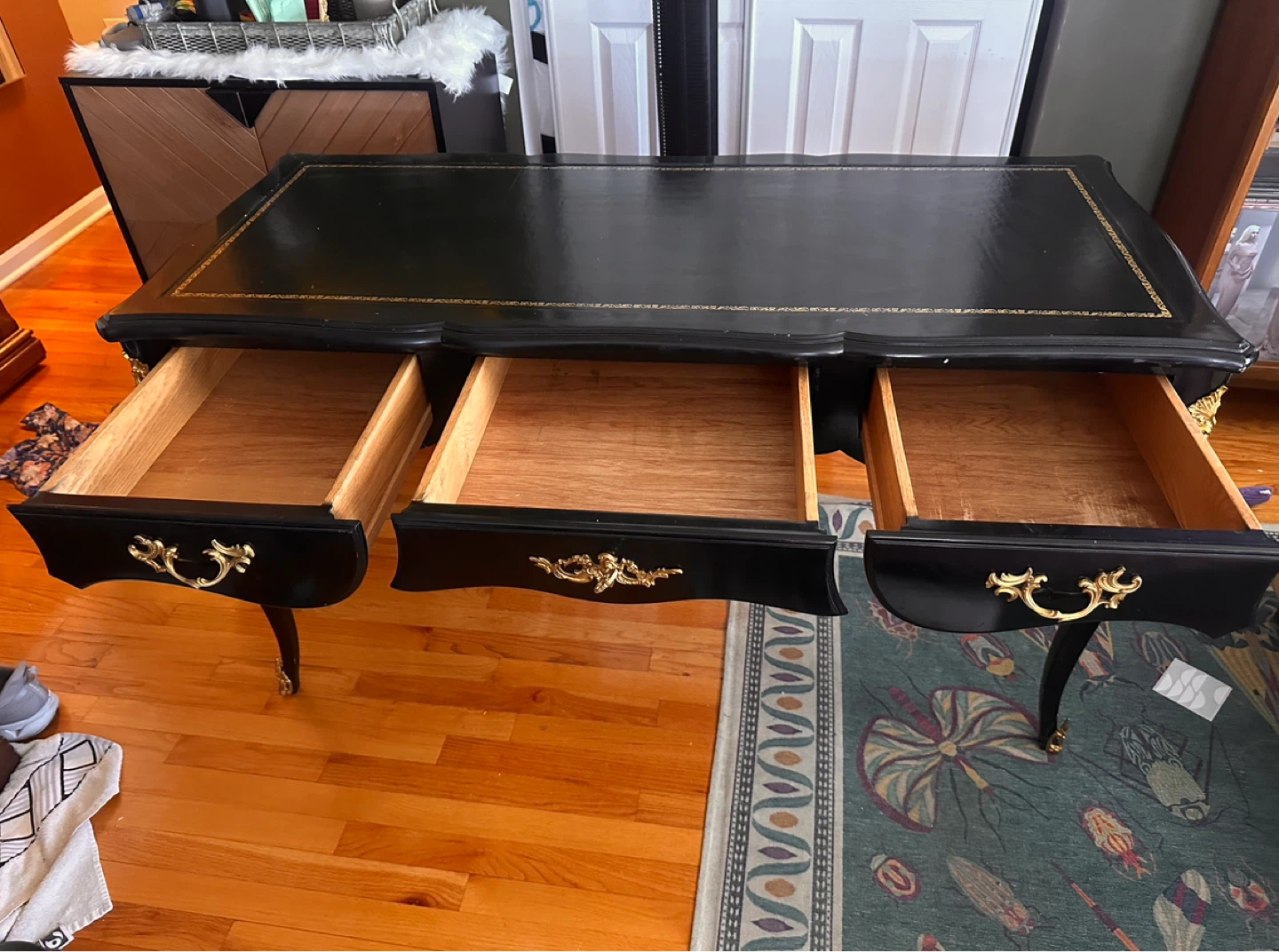 Louis XV Style black writing desk - photo 2