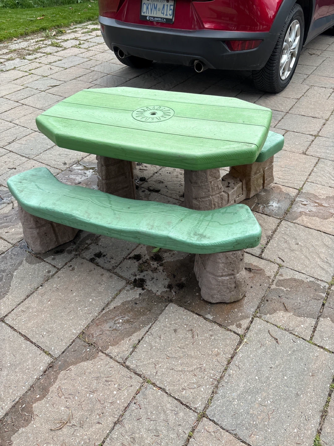 Little Tikes Picnic Table with Benches - photo 2
