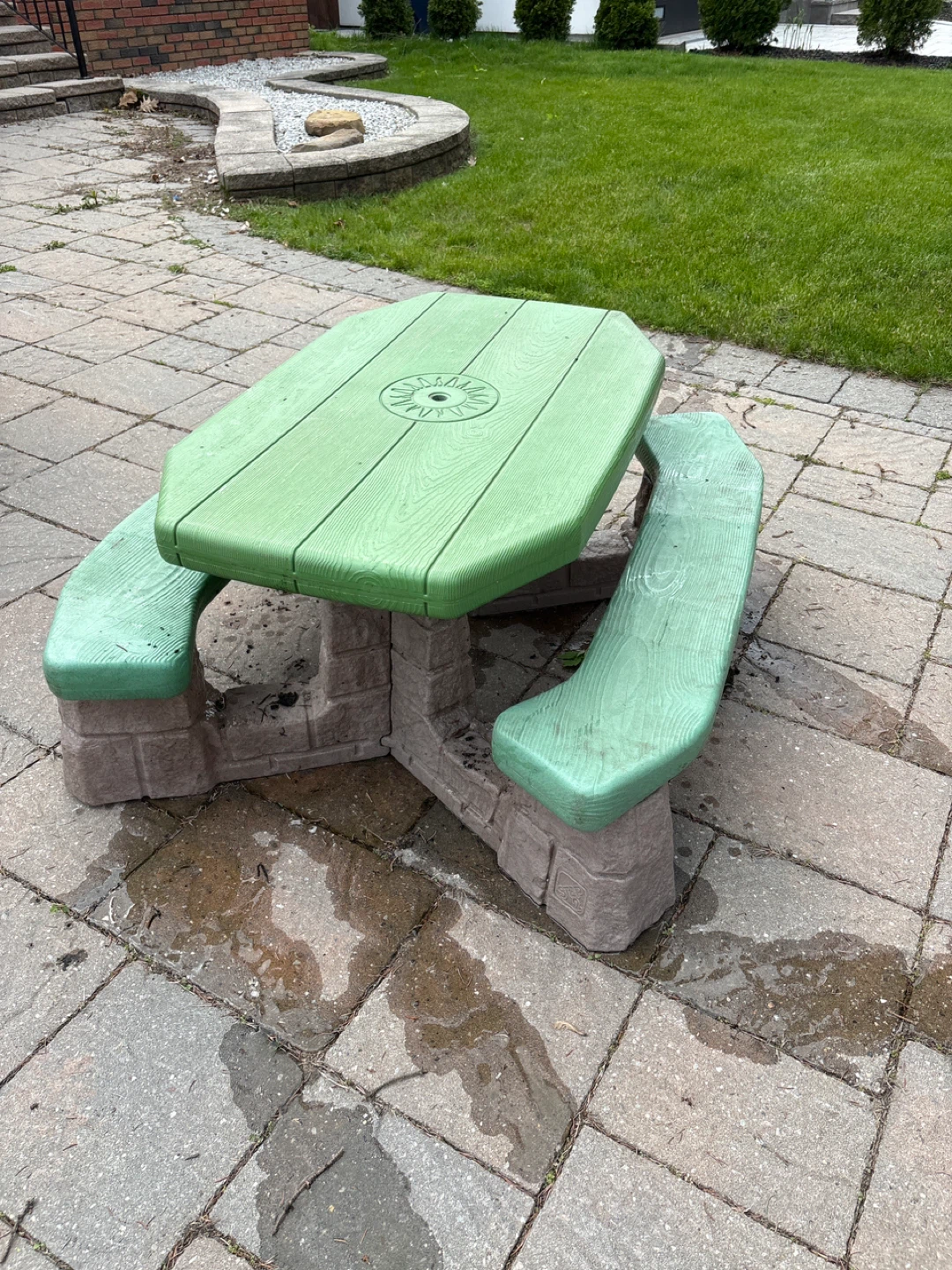 Little Tikes Picnic Table with Benches