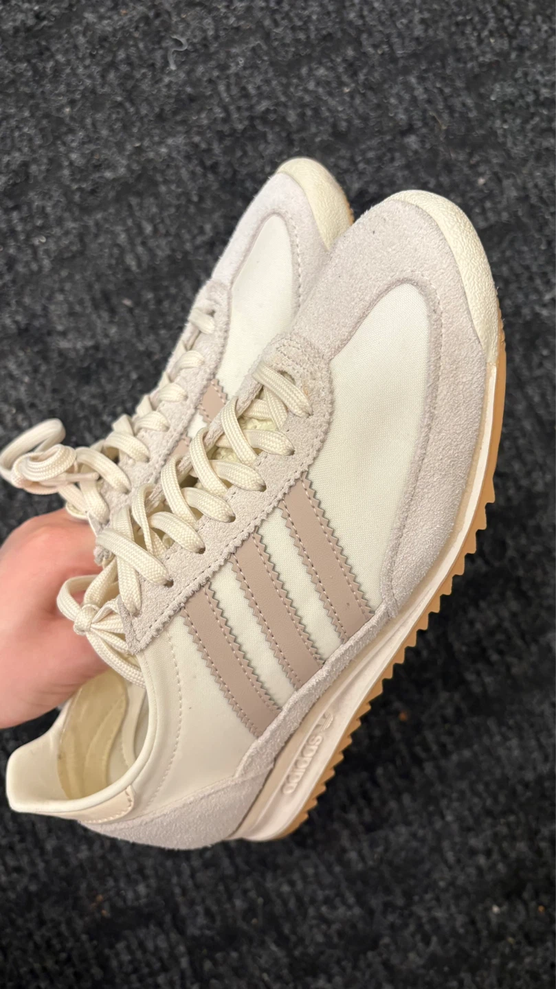 Adidas sneakers - photo 2