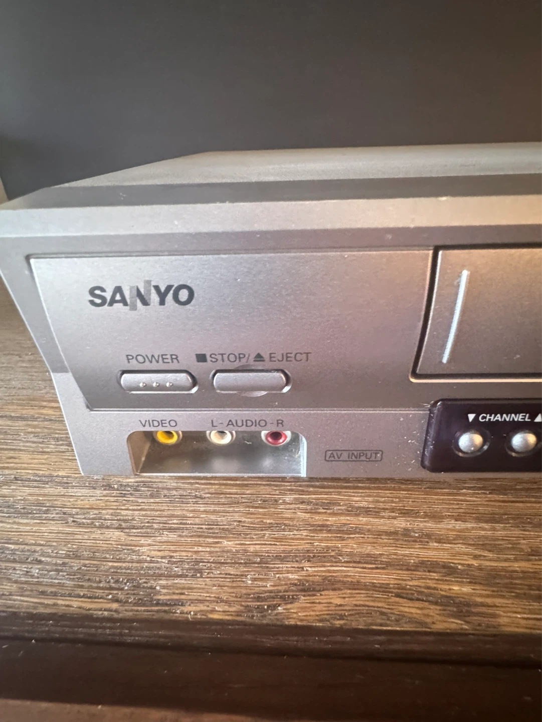 Sanyo 4-Head Hi-Fi VCR VWM-900 - photo 3