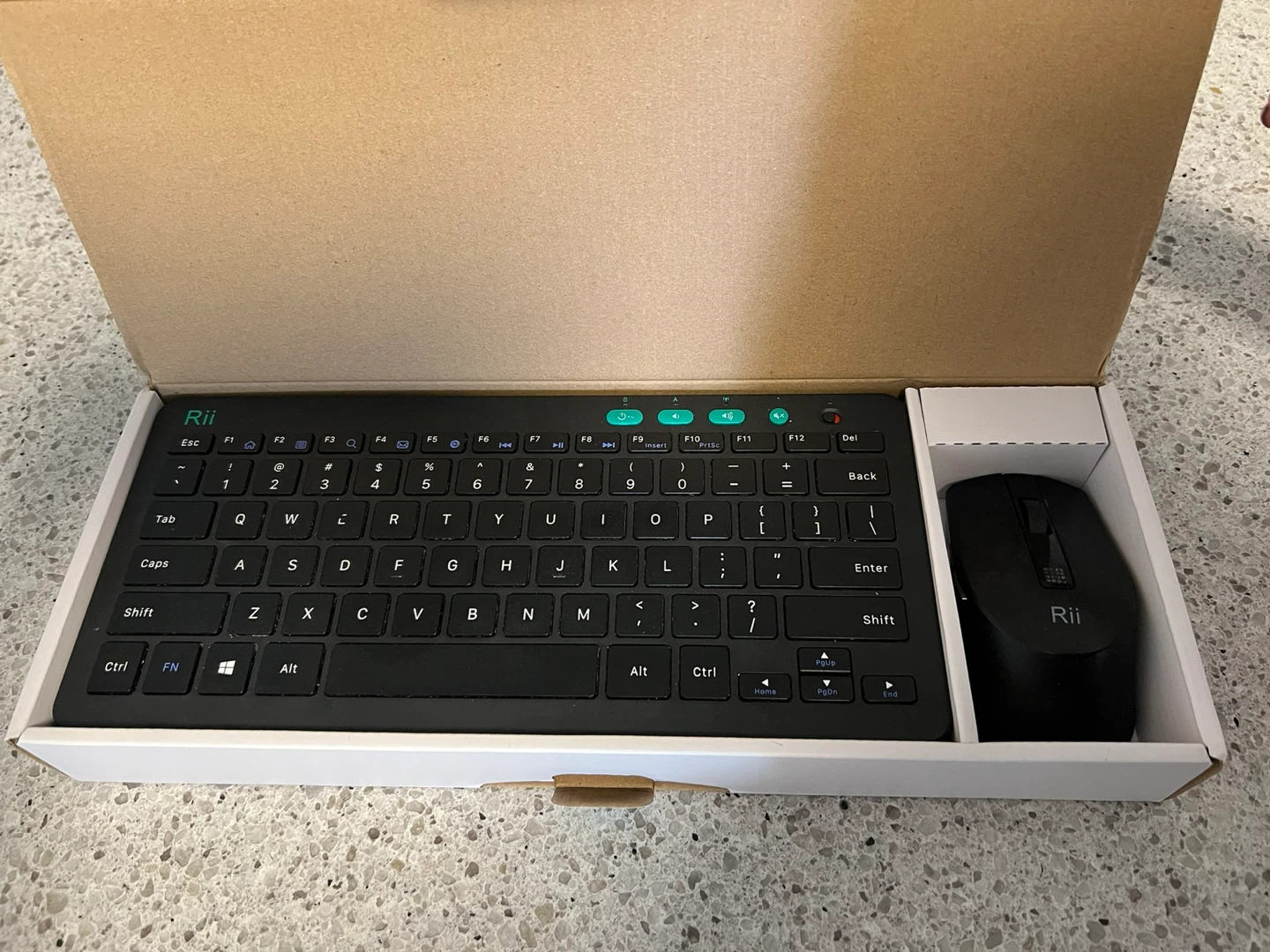 Rii Wireless Keyboard and Mouse Combo RKM709