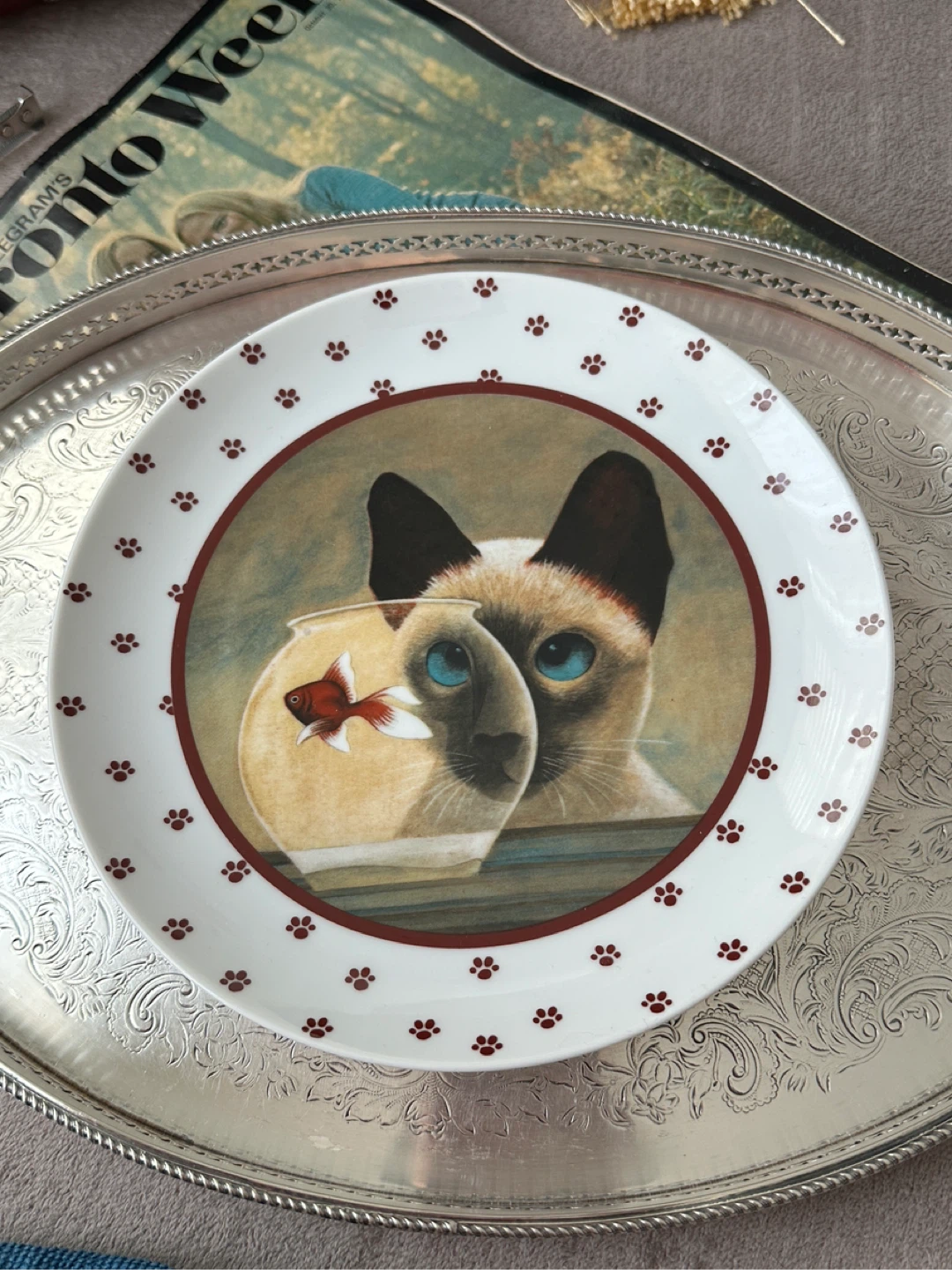 Vandor Lowell Herrero "Siamese Cat & Goldfish" Decorative Plate