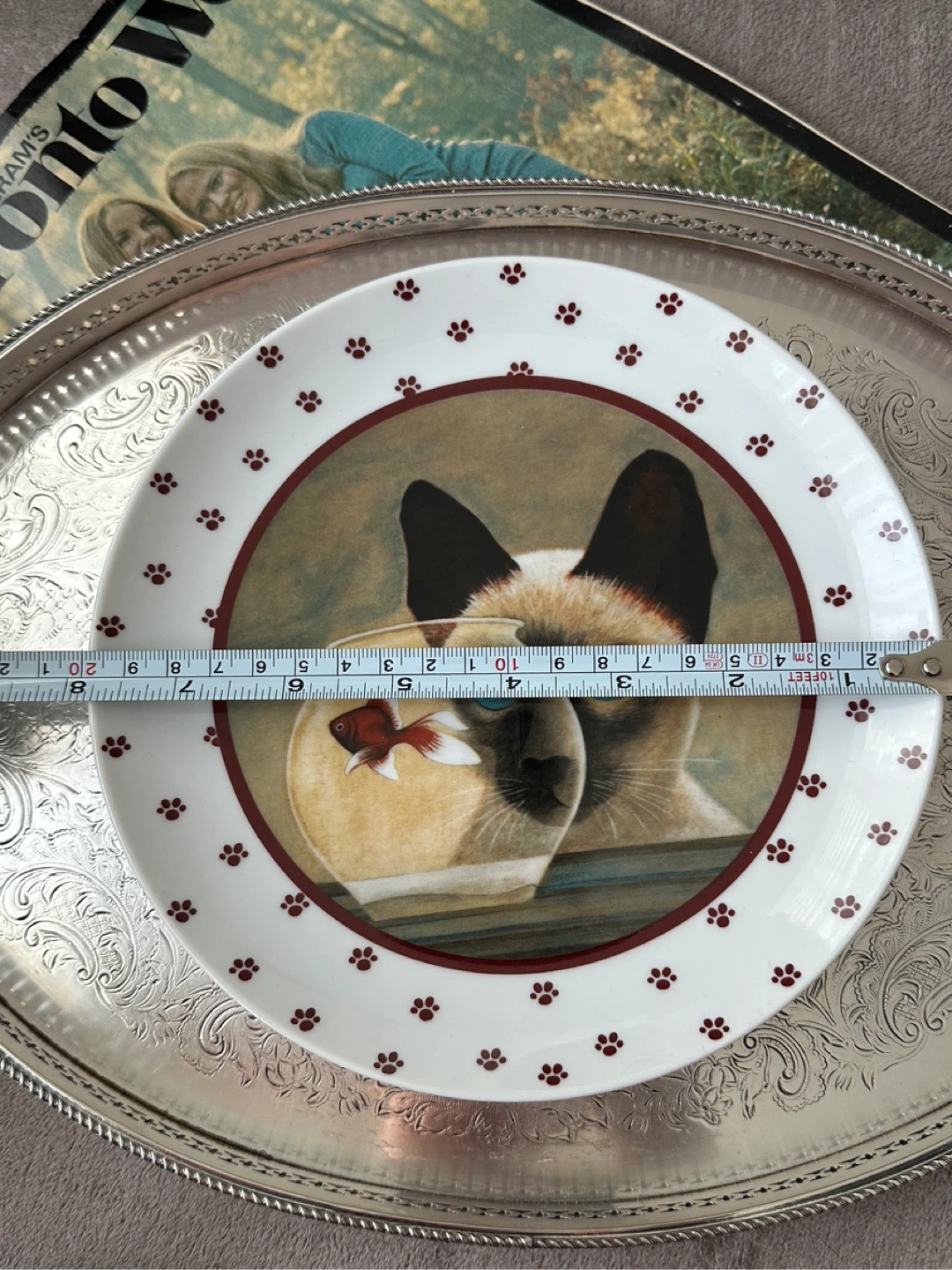 Vandor Lowell Herrero "Siamese Cat & Goldfish" Decorative Plate - photo 2