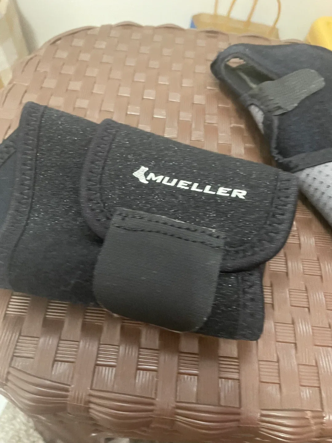 Mueller Adjustable Wrist Brace