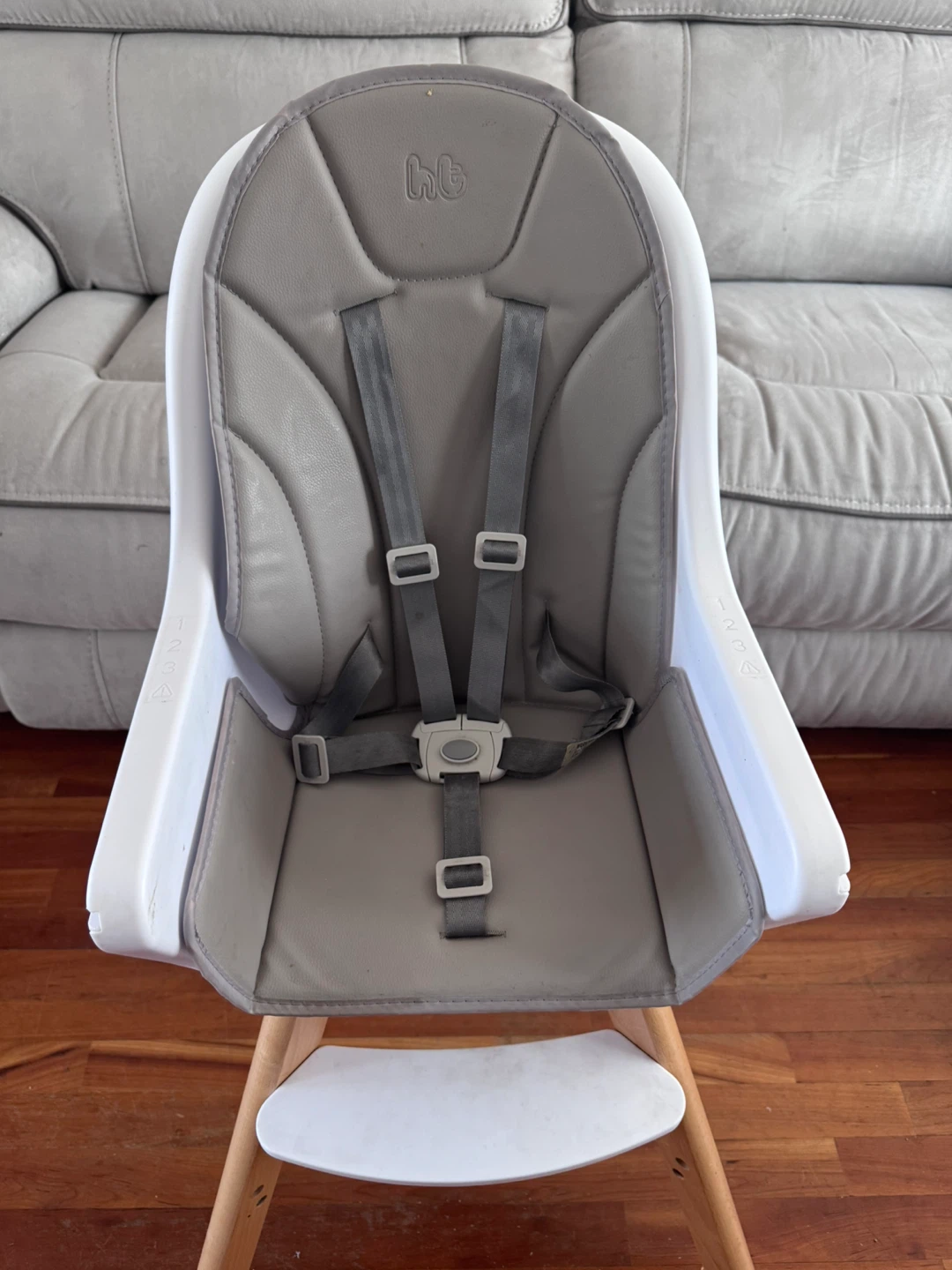 High Chair with Tray - photo 3