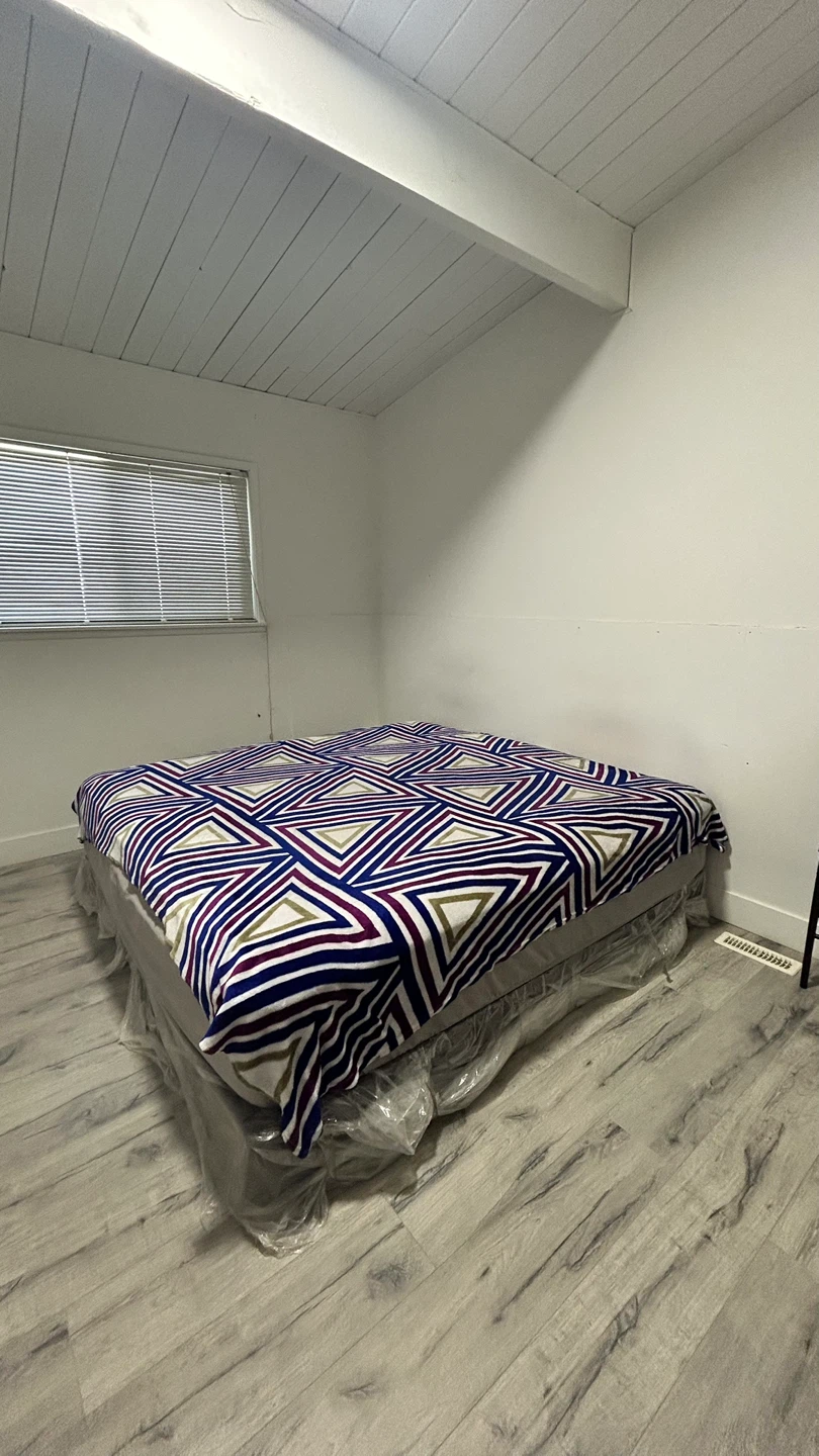 King size mattress with Stand