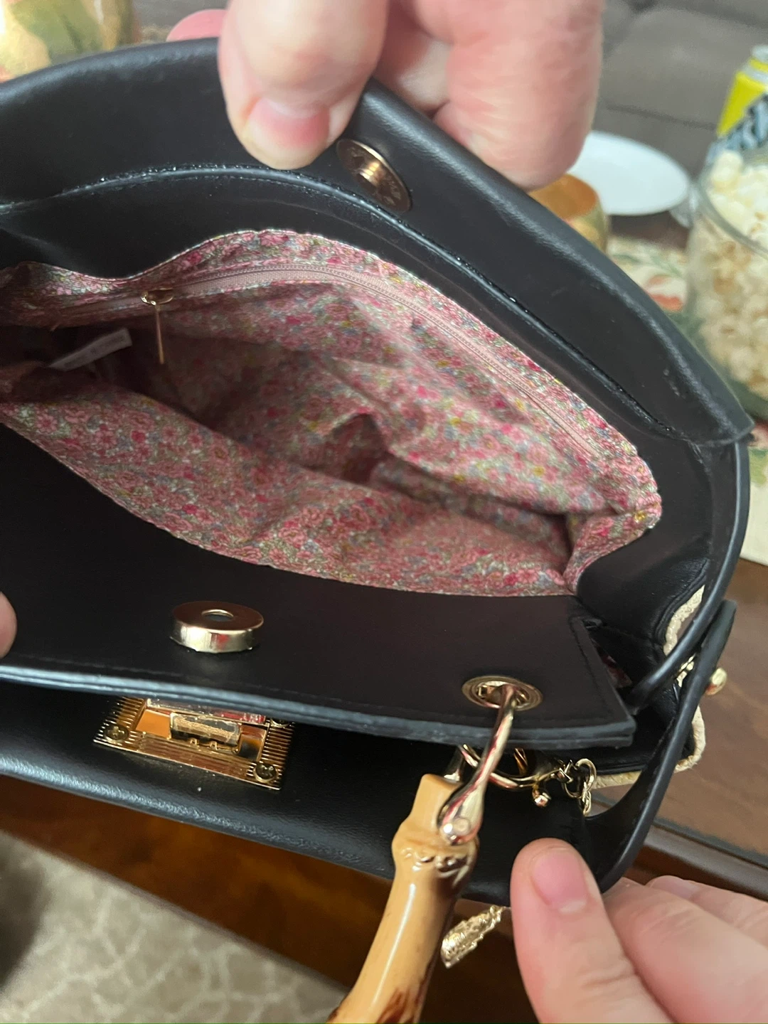 Straw and Faux Leather Handbag with Bamboo Handle - photo 2