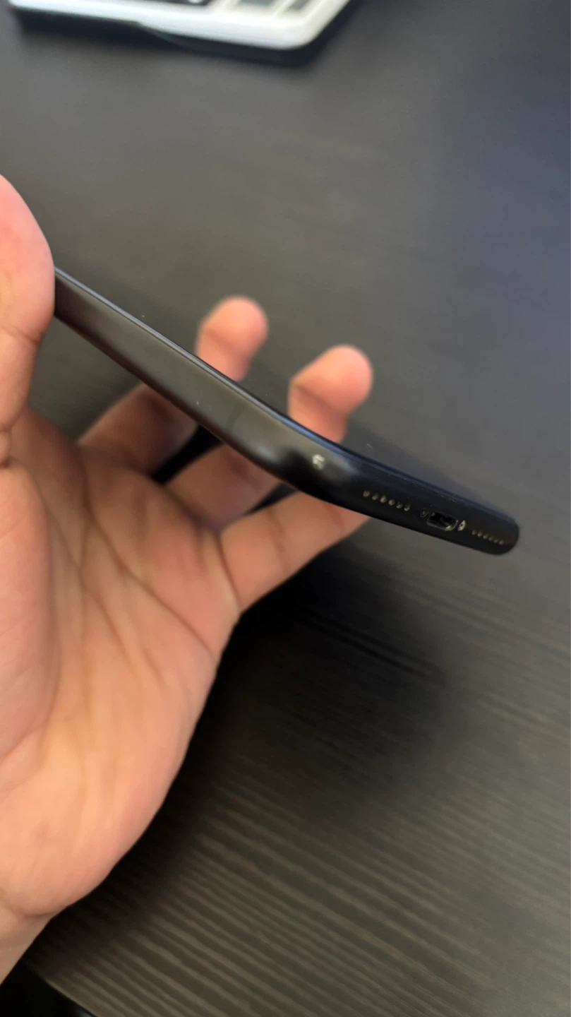 iPhone XR - 80% Battery Health - photo 3