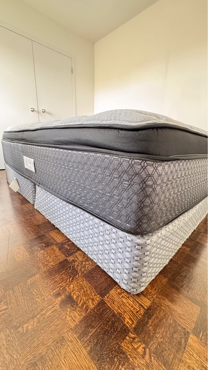 King Size Mattress + Box - photo 3