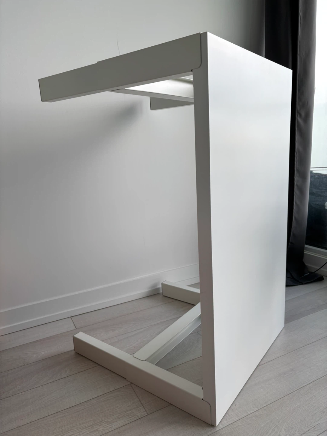 White Writing Desk - photo 3