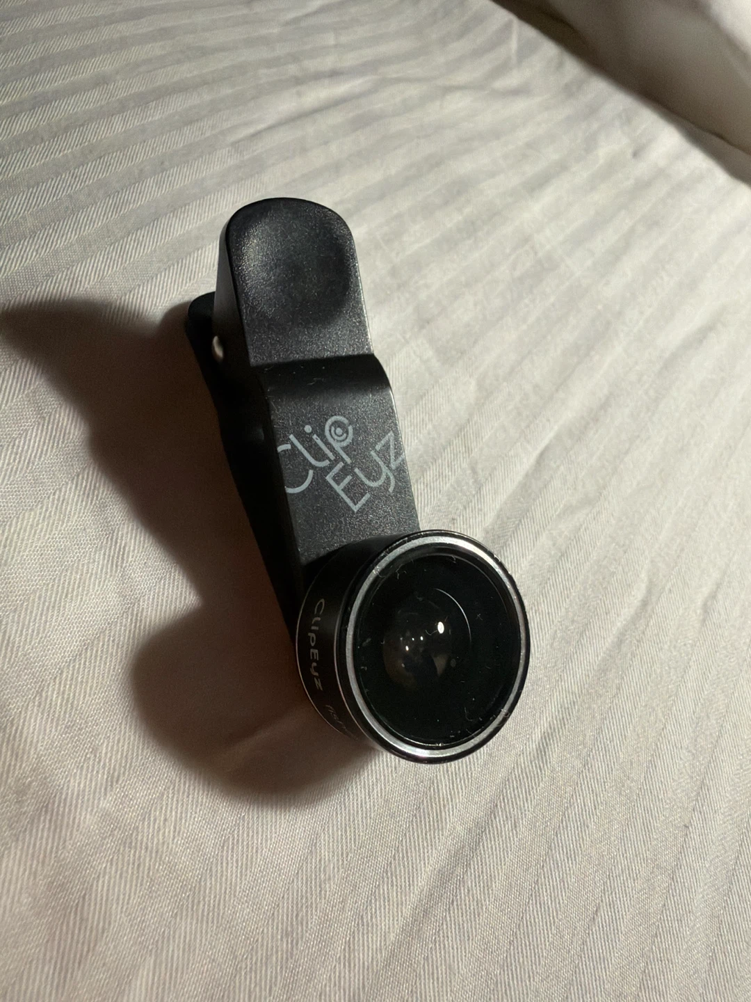 Clip-Eyez Fisheye 180° Phone Camera Lens