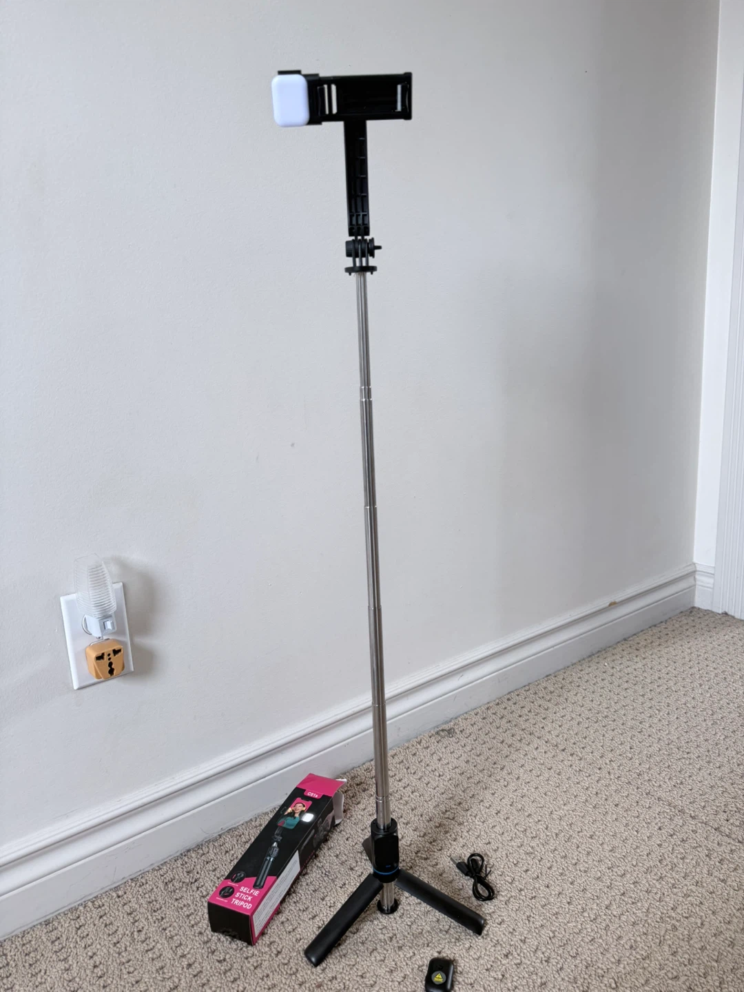 Selfie Stick Tripod with Detachable Light - photo 2