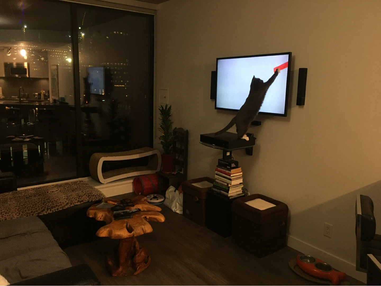 42” LG Smart TV (42LN5700-UH) - photo 3