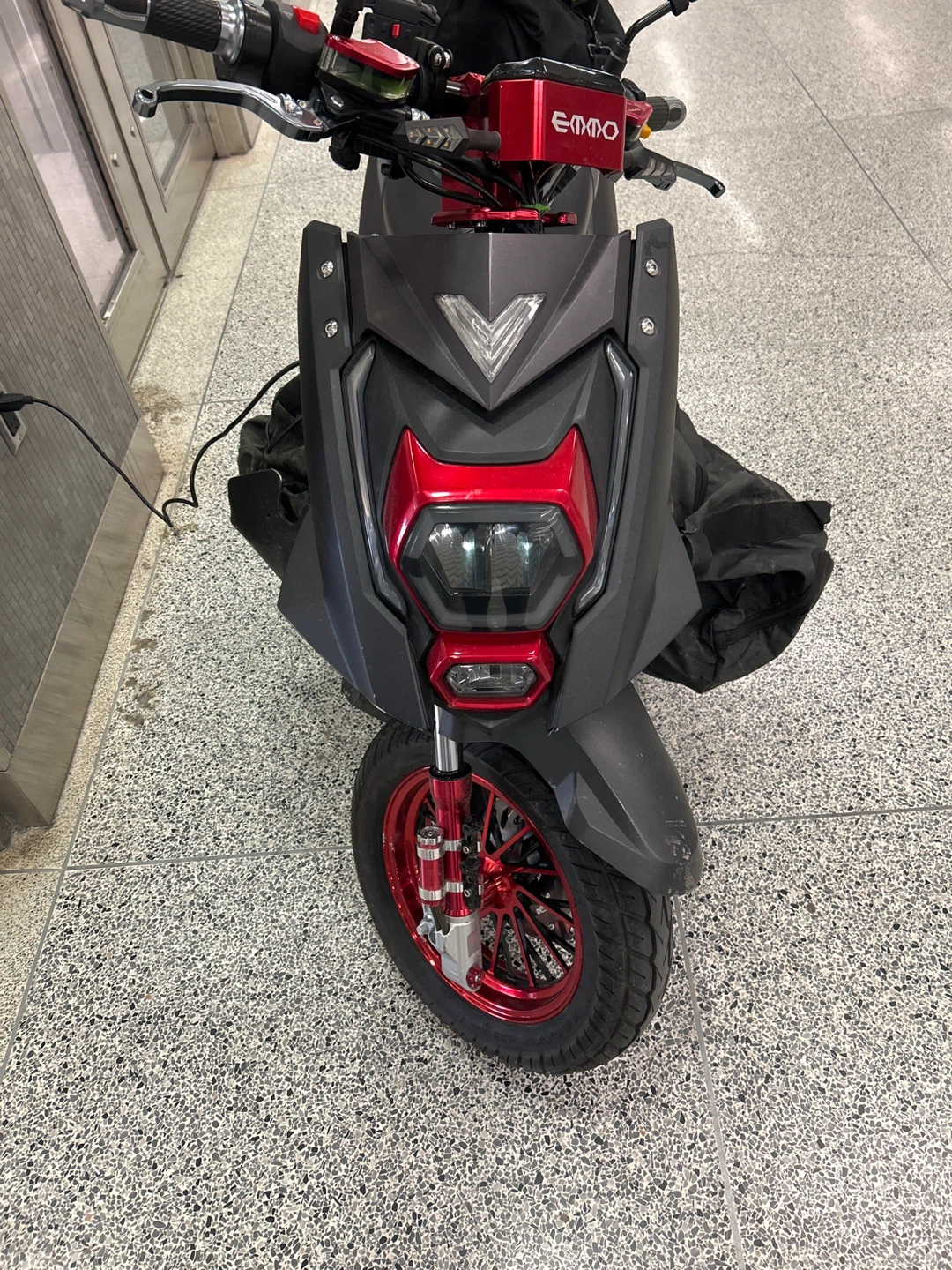 EMMO Scooter with Red Accents