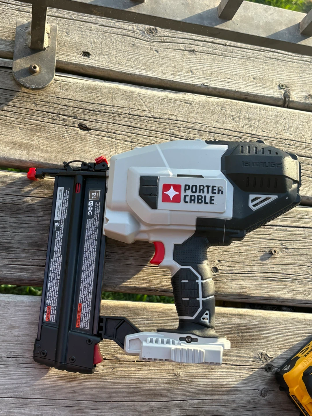 Porter Cable 18 Gauge Cordless Nailer - photo 4