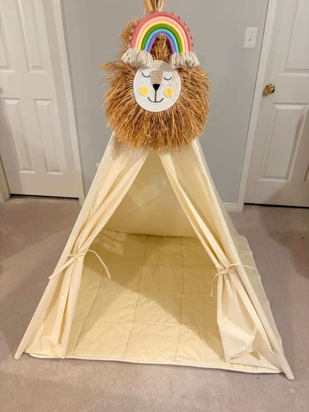 Kids Teepee Tent with Lion and Rainbow Decor