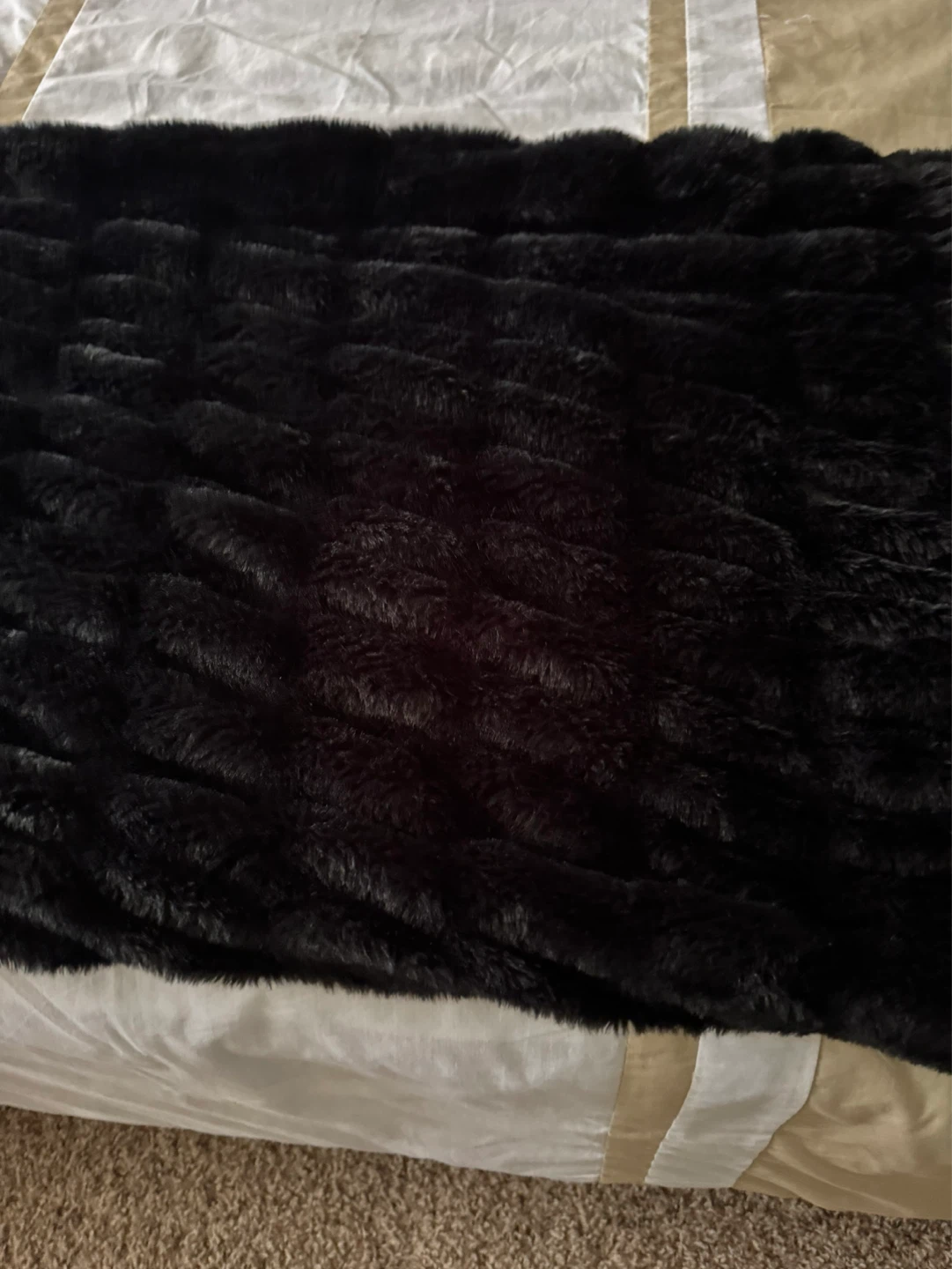 Black Faux Fur Throw Blanket - photo 2