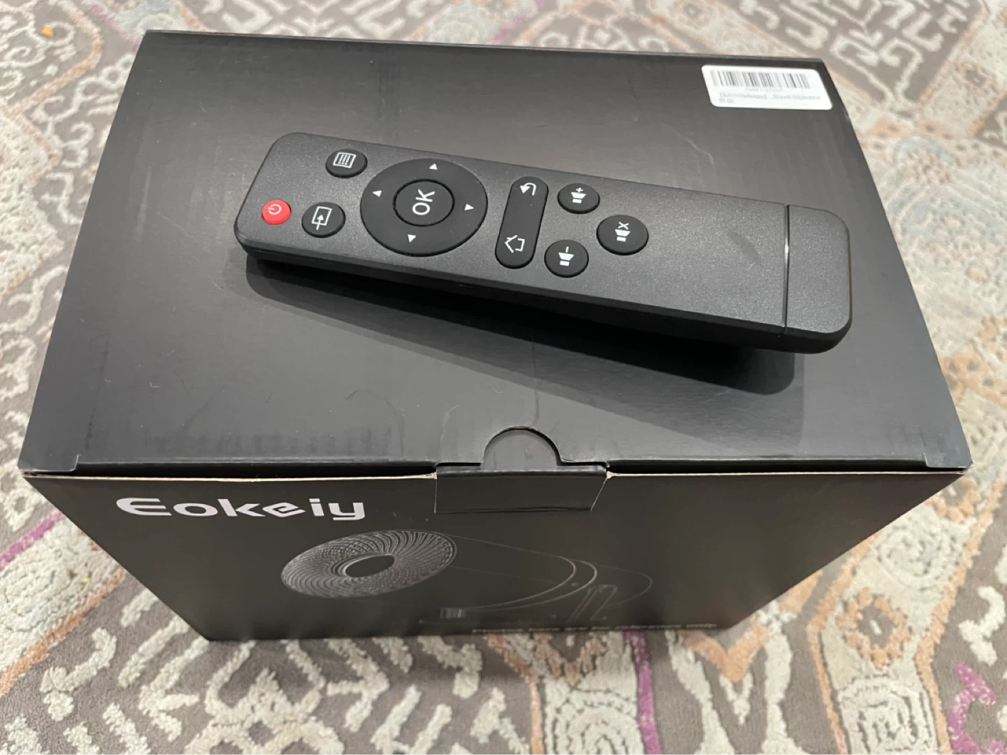 Eokeiy Mini Projector with Remote - photo 2