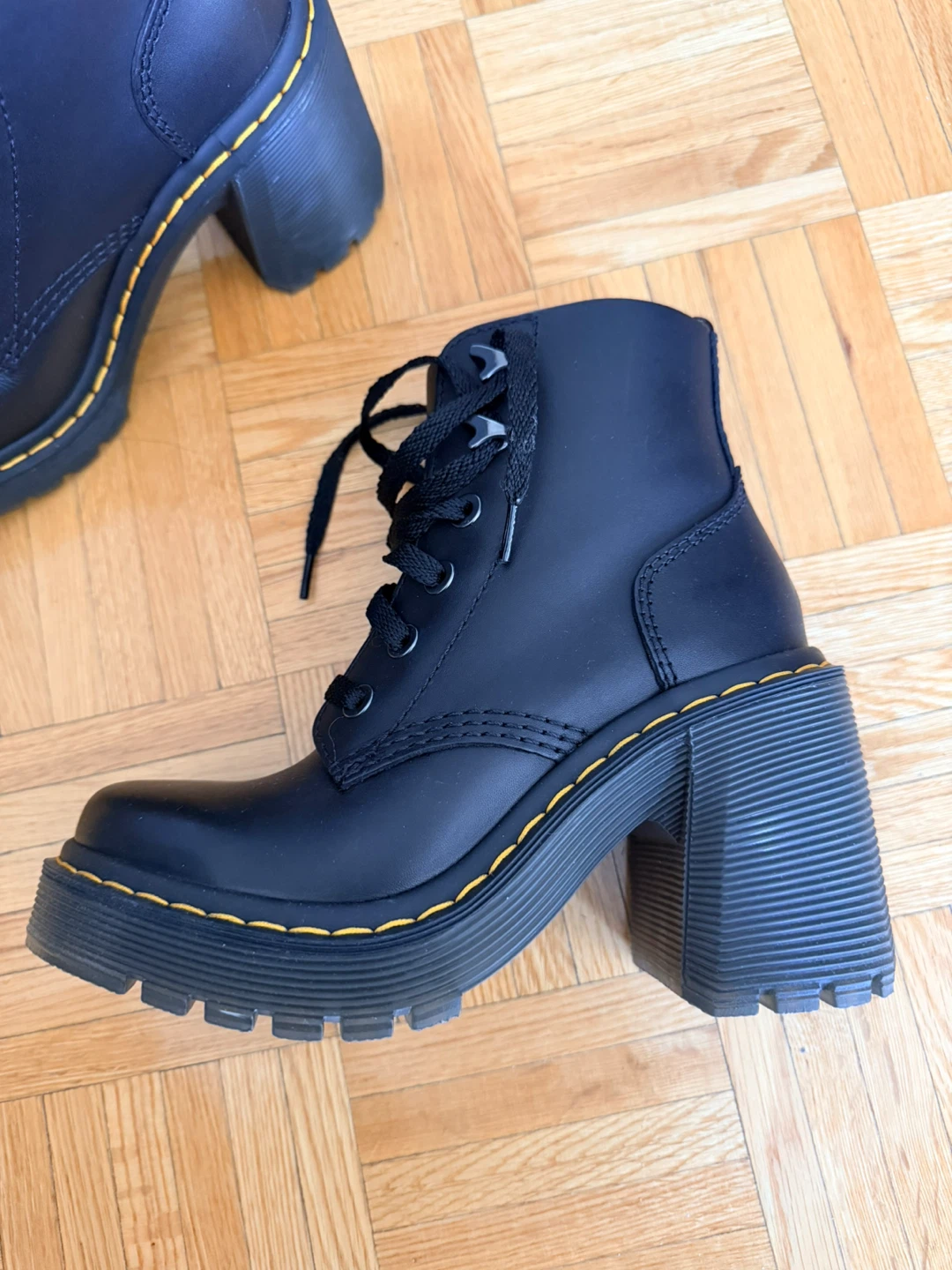 Dr. Martens Jesy Black Platform Boots Size 5 US/36 Eur - photo 3