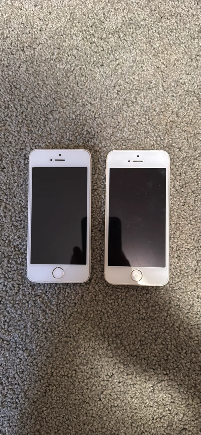 2 x Apple iPhone 5S - Gold & Silver