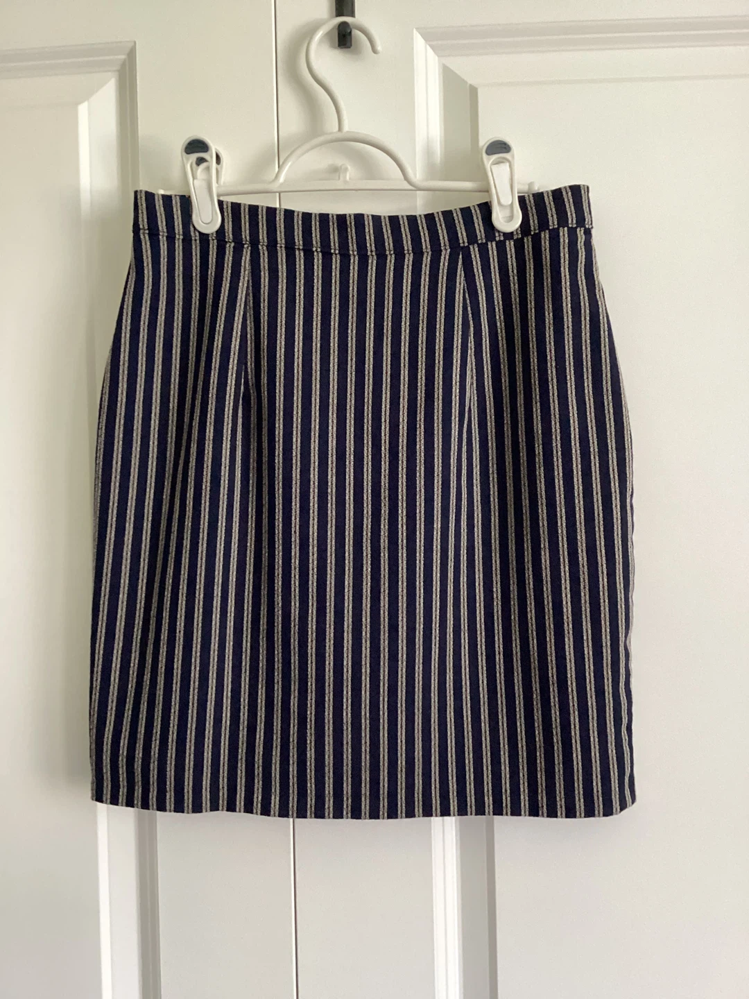 NAVY STRIPED SKIRT