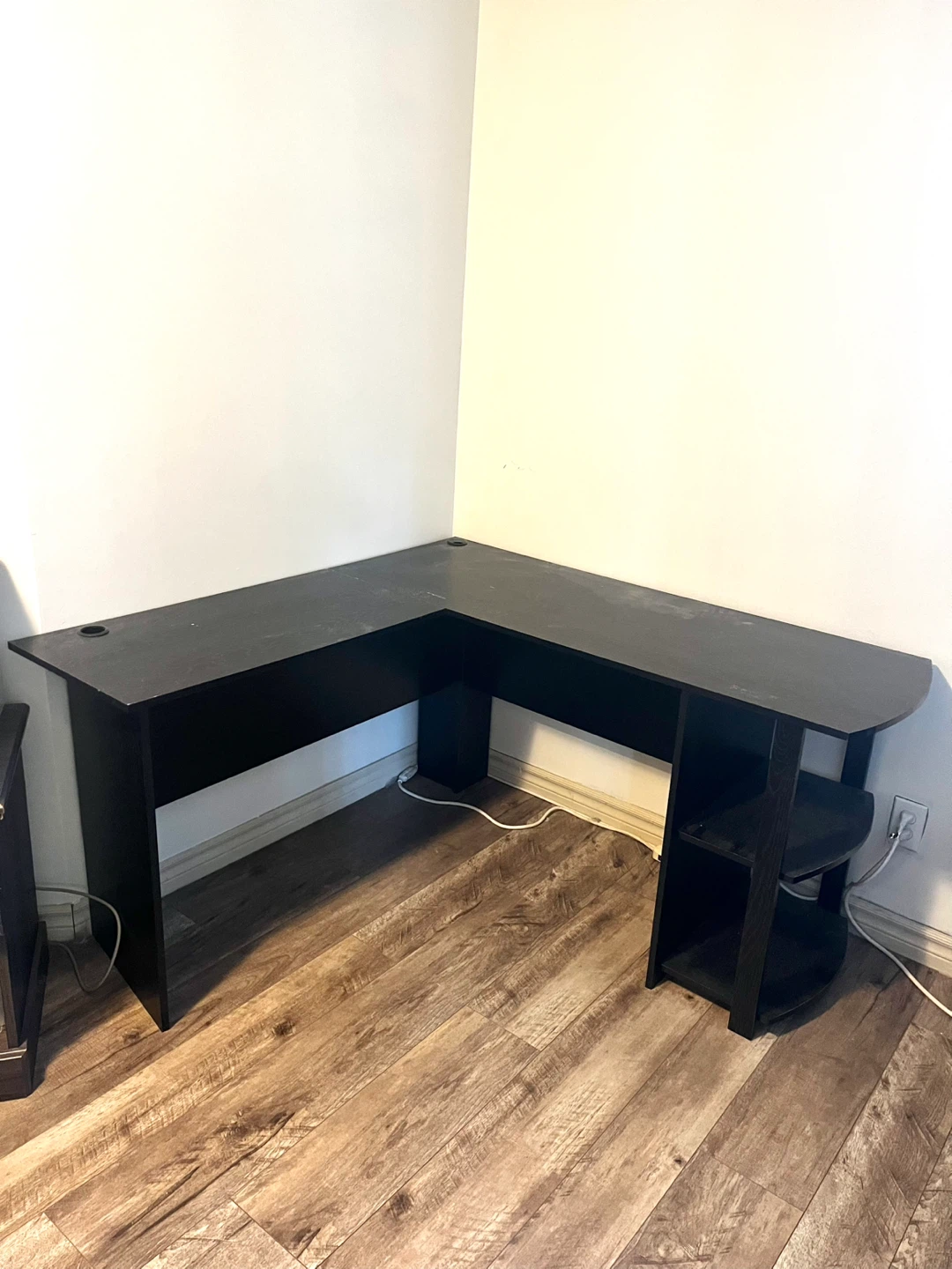 FREE L-Shaped Computer Desks – FCFS   2 available - photo 2