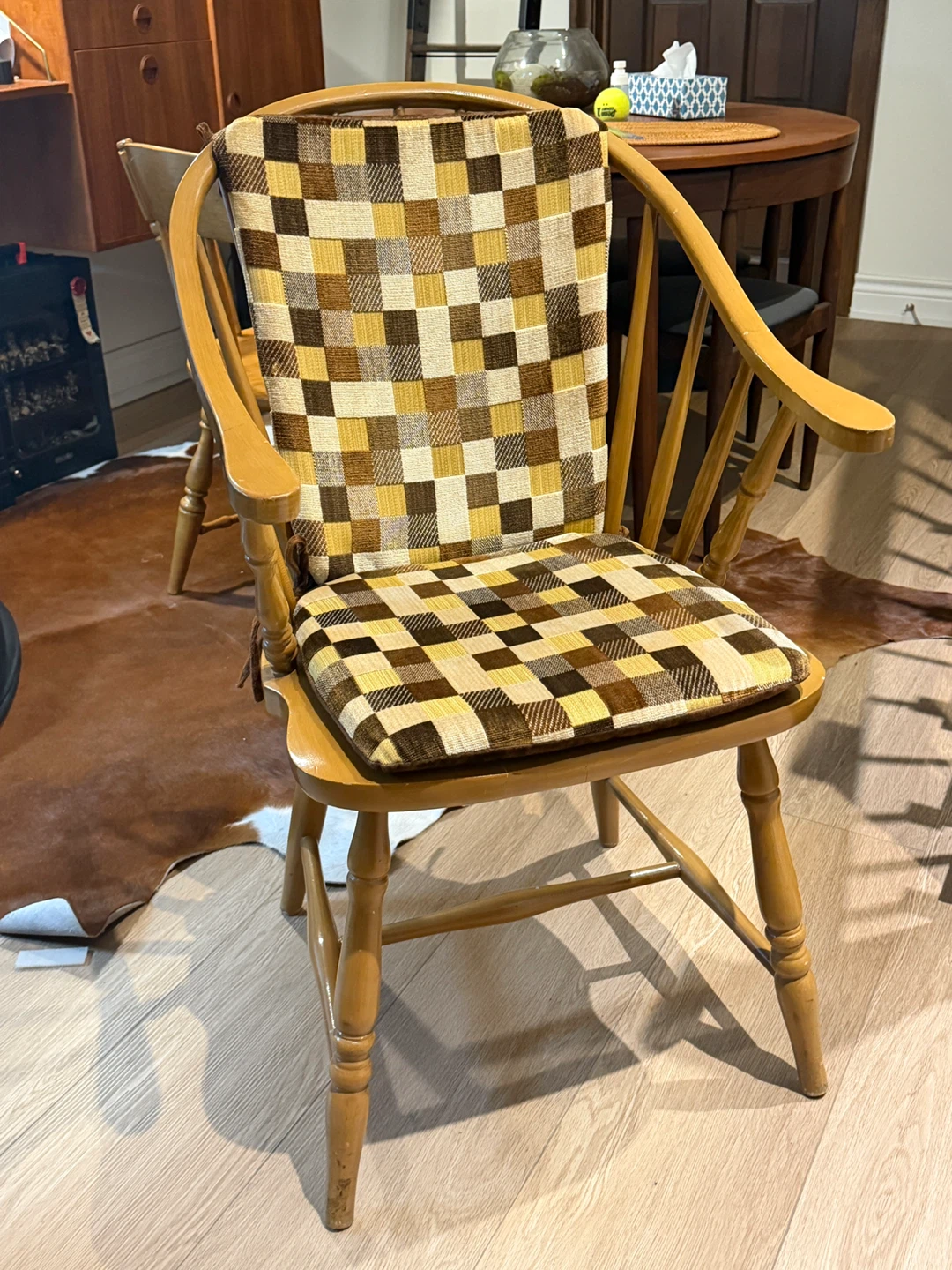 Vintage Spindle Back Windsor Chair with cushion - photo 5