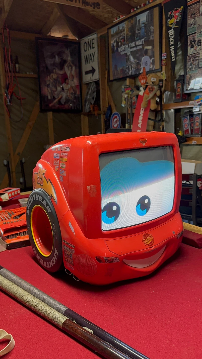 Disney Pixar Cars Lightning McQueen CRT Television - photo 3
