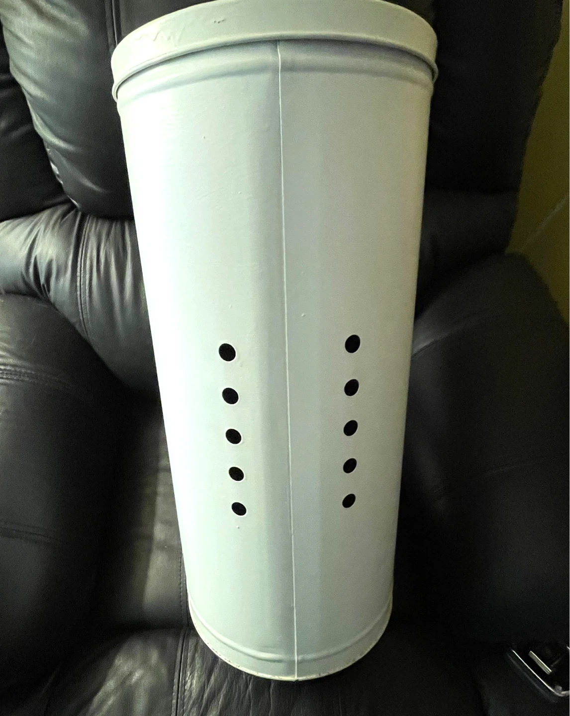 Vintage Mid Century White Metal Laundry Hamper - photo 2